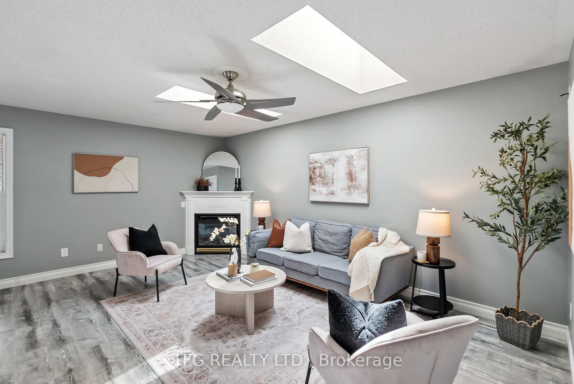 Photo 6 of 28 Eastfield Crescent, Clarington, Courtice — HOMEH