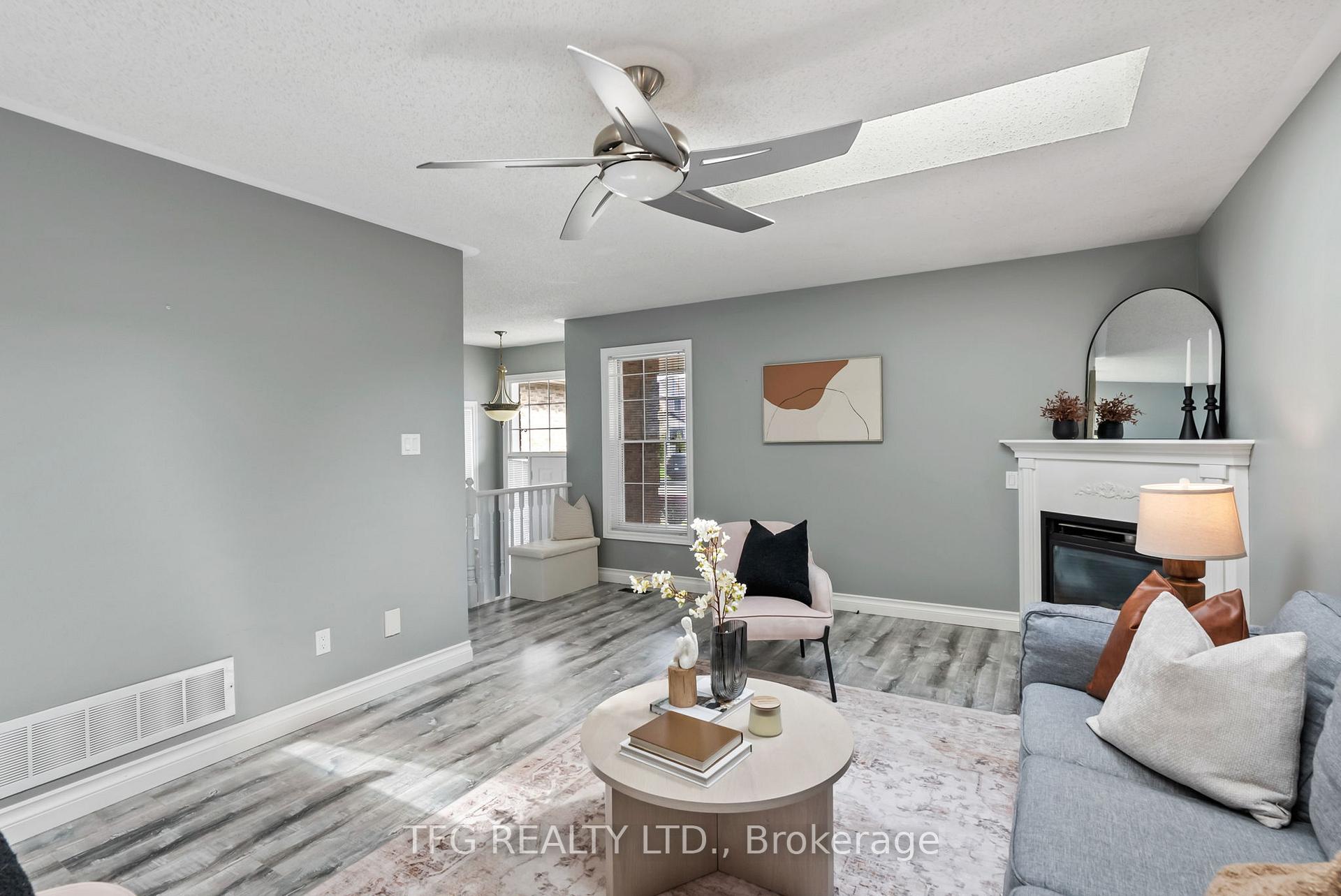 Photo 7 of 28 Eastfield Crescent, Clarington, Courtice — HOMEH