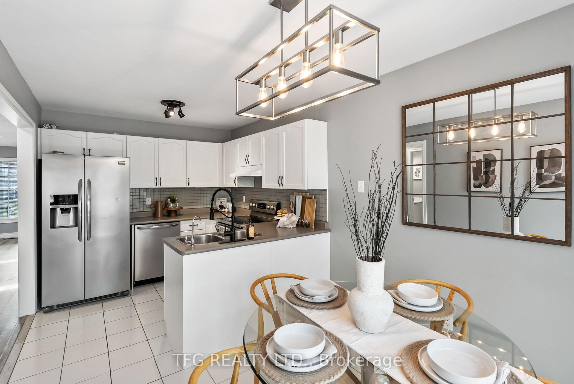 Photo 10 of 28 Eastfield Crescent, Clarington, Courtice — HOMEH