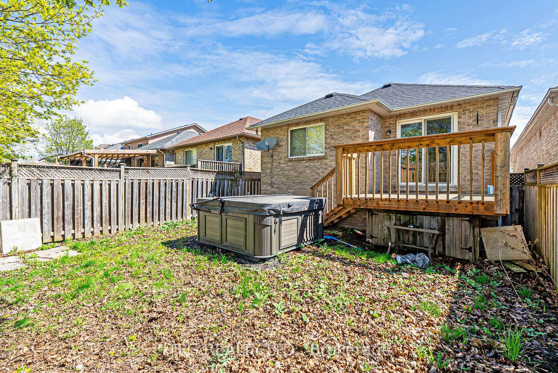 Photo 23 of 28 Eastfield Crescent, Clarington, Courtice — HOMEH