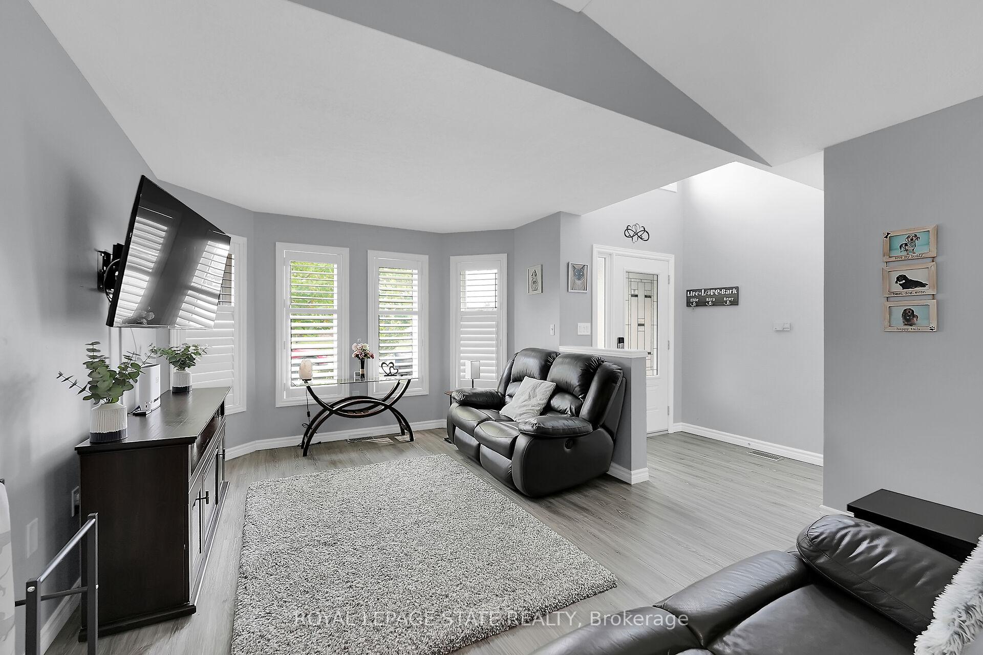 Photo 6 of 171 Gatestone Drive, Hamilton, Stoney Creek Mountain — HOMEH