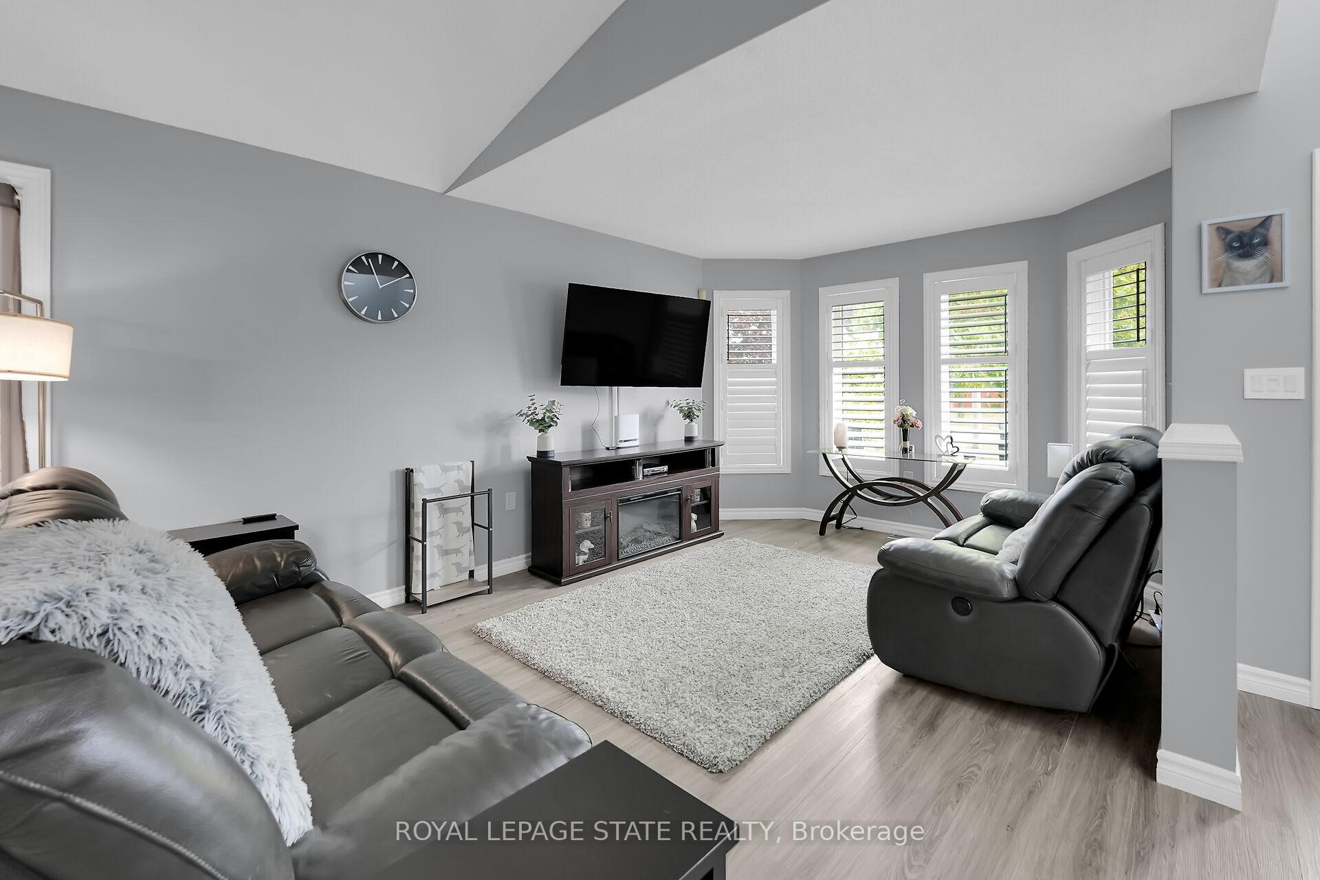 Photo 7 of 171 Gatestone Drive, Hamilton, Stoney Creek Mountain — HOMEH
