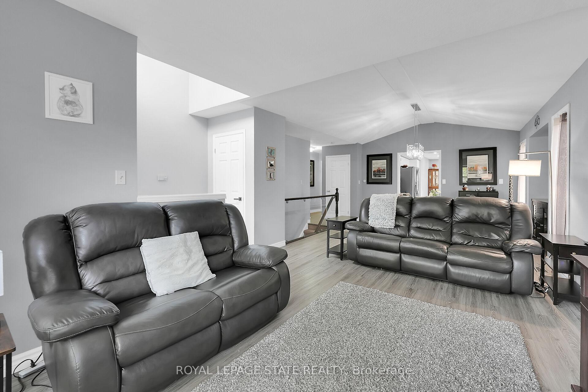 Photo 8 of 171 Gatestone Drive, Hamilton, Stoney Creek Mountain — HOMEH
