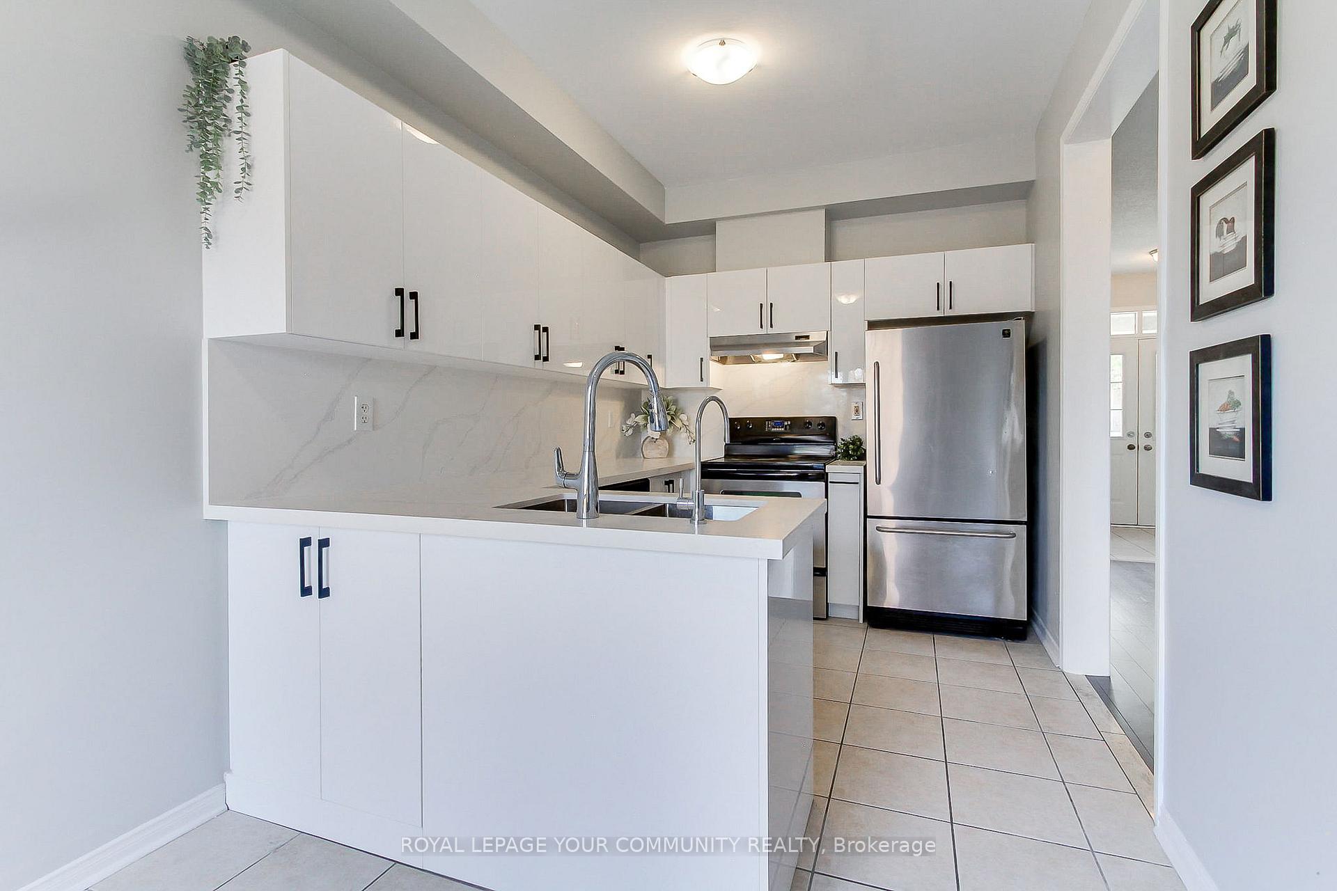 Photo 8 of 34 Pennyroyal Crescent, Brampton, Bramalea North Industrial — HOMEH