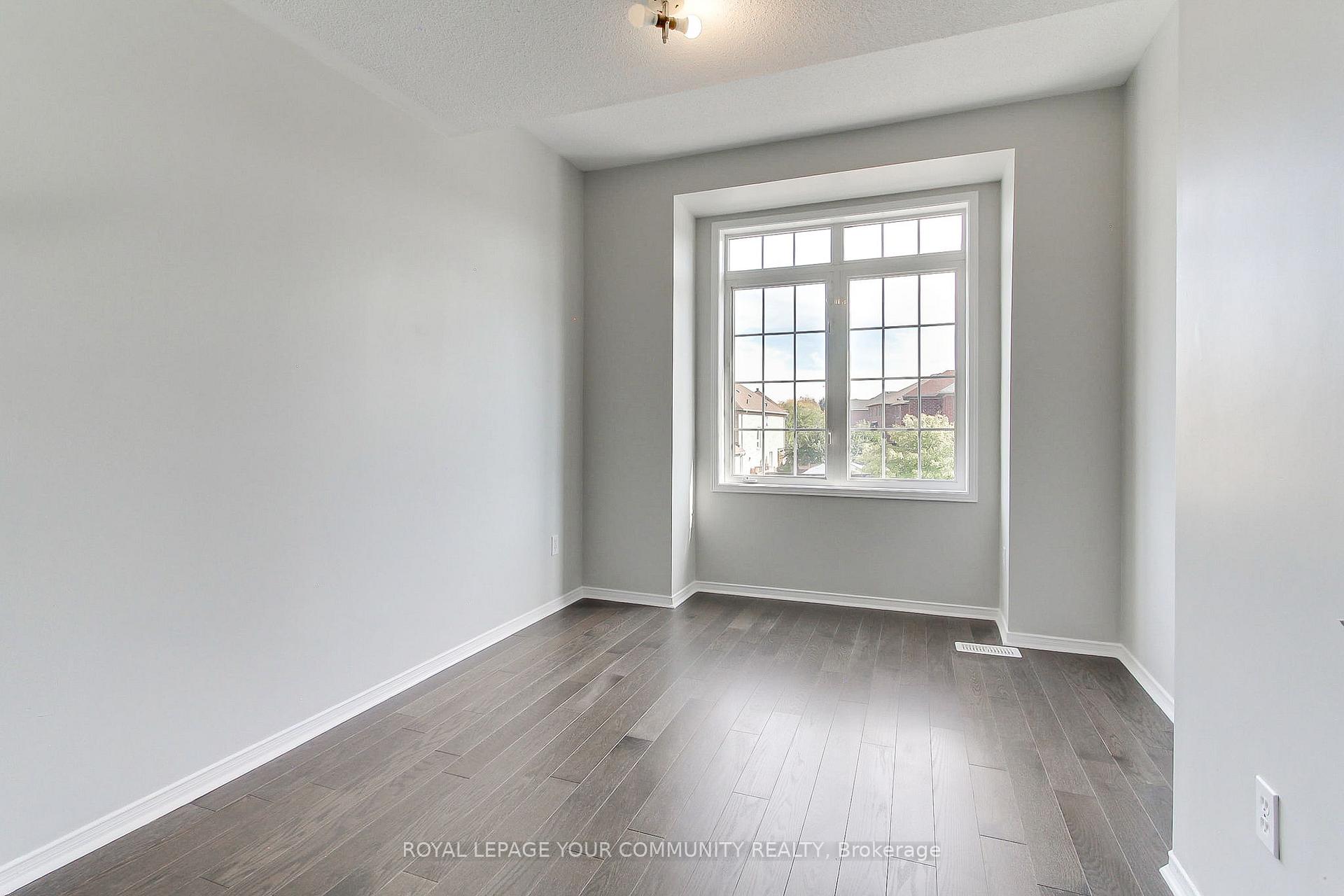 Photo 27 of 34 Pennyroyal Crescent, Brampton, Bramalea North Industrial — HOMEH