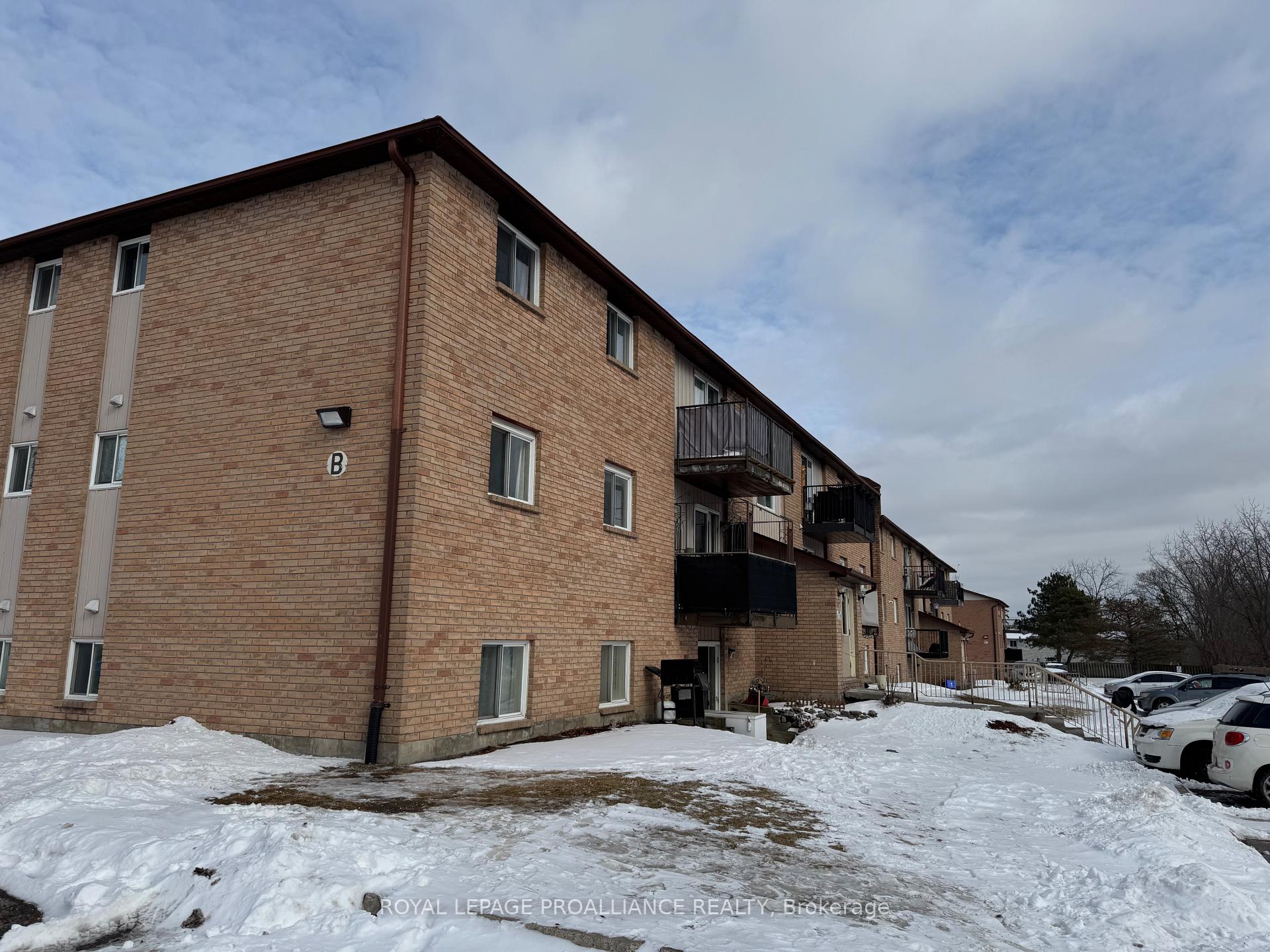 Photo 2 of Unit 403, 35B Union Street, Belleville, Belleville Ward — HOMEH