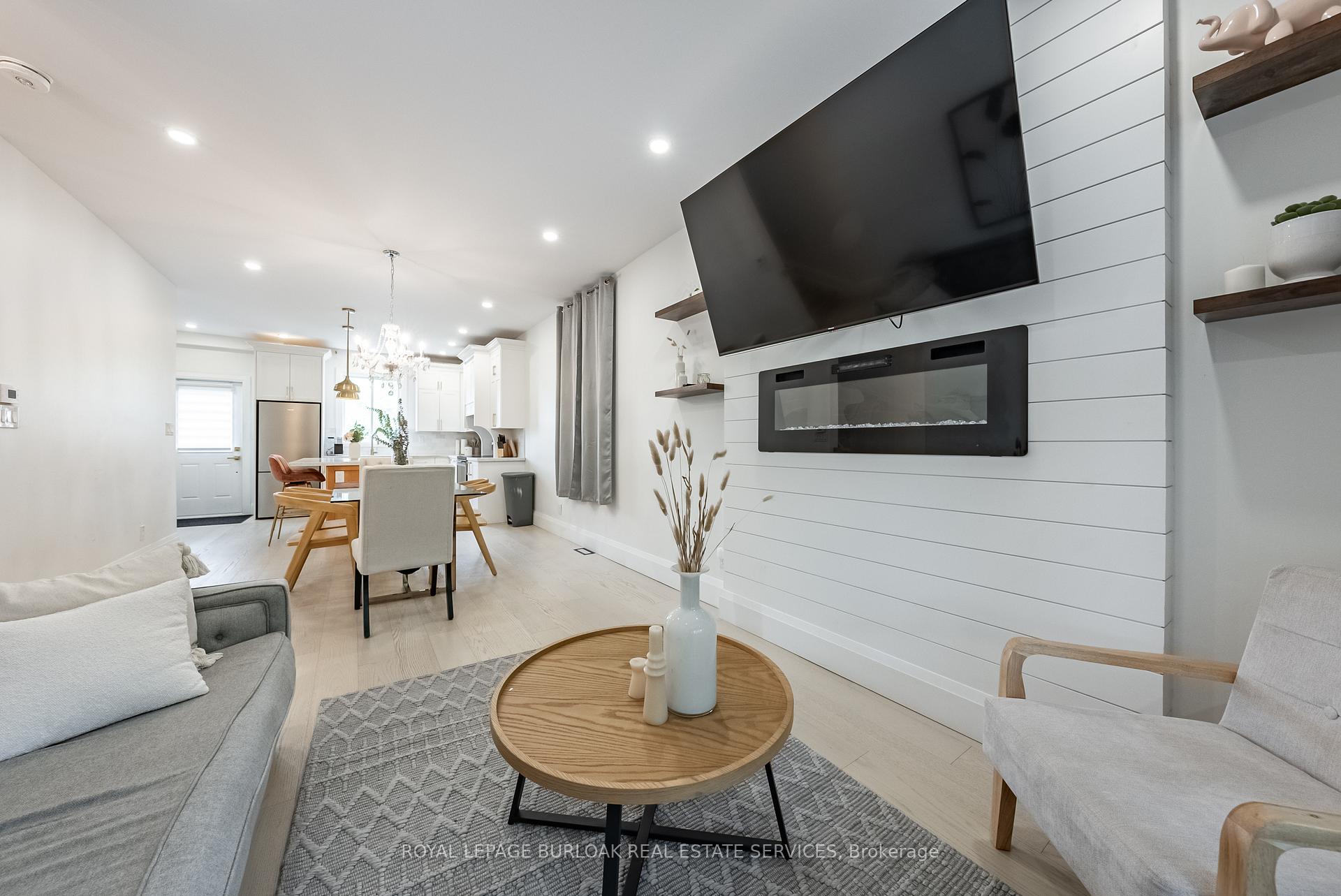 Photo 4 of 302 Dunsmure Road, Hamilton, Crown Point — HOMEH