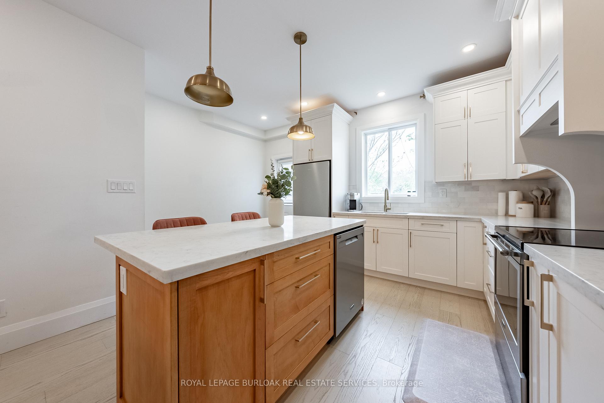 Photo 7 of 302 Dunsmure Road, Hamilton, Crown Point — HOMEH