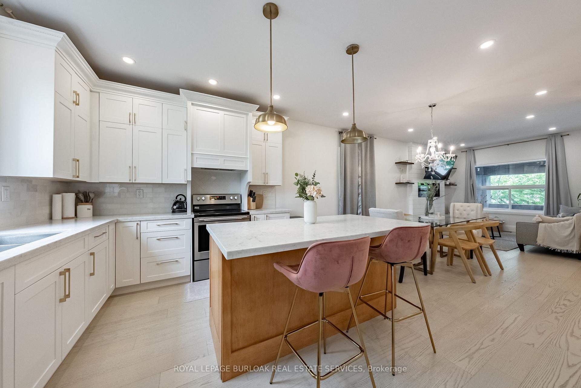 Photo 9 of 302 Dunsmure Road, Hamilton, Crown Point — HOMEH