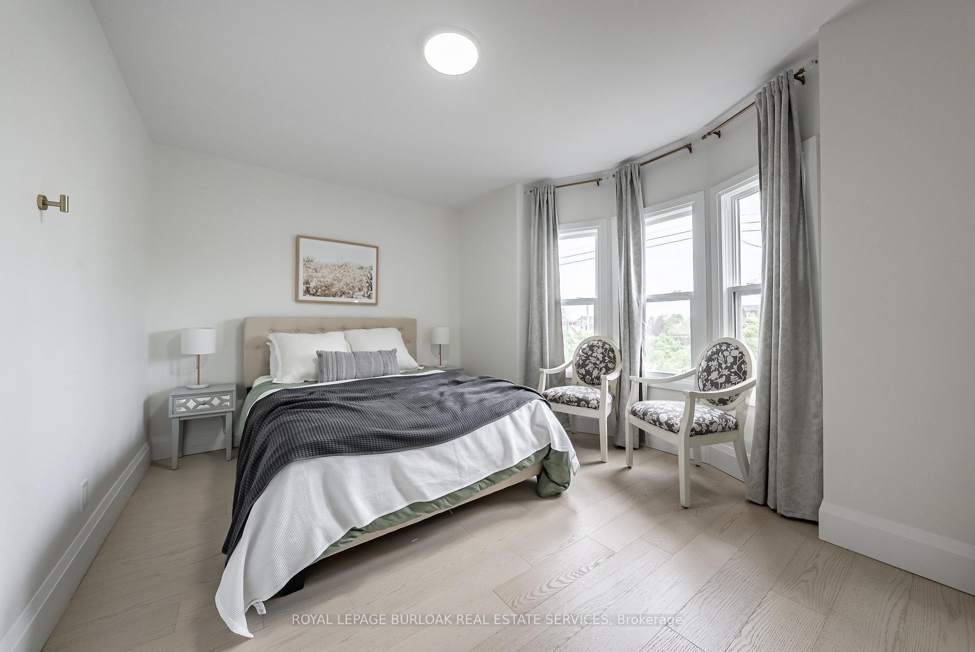 Photo 12 of 302 Dunsmure Road, Hamilton, Crown Point — HOMEH