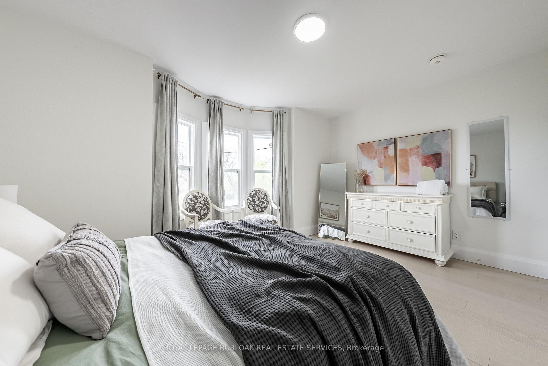 Photo 13 of 302 Dunsmure Road, Hamilton, Crown Point — HOMEH