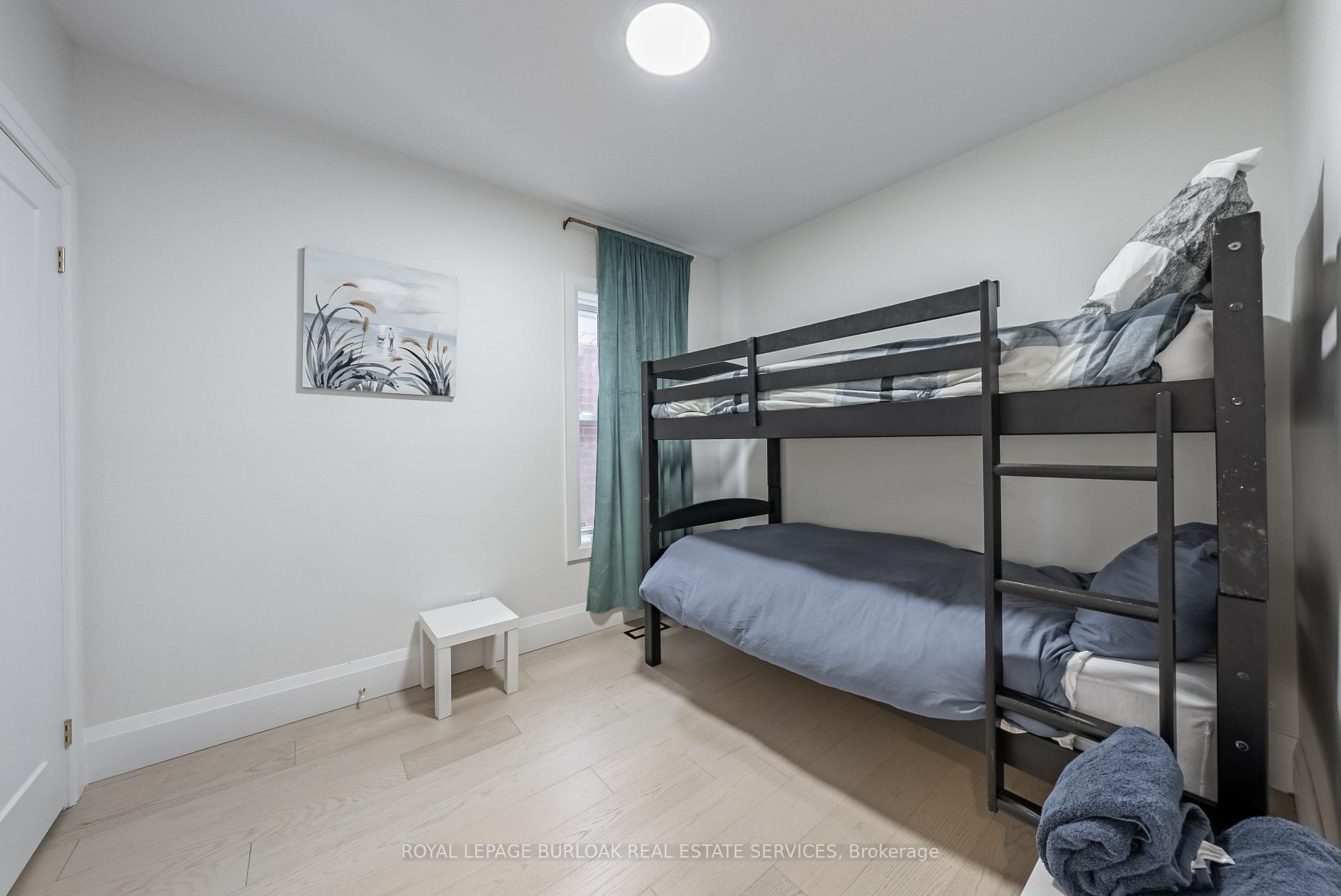 Photo 16 of 302 Dunsmure Road, Hamilton, Crown Point — HOMEH