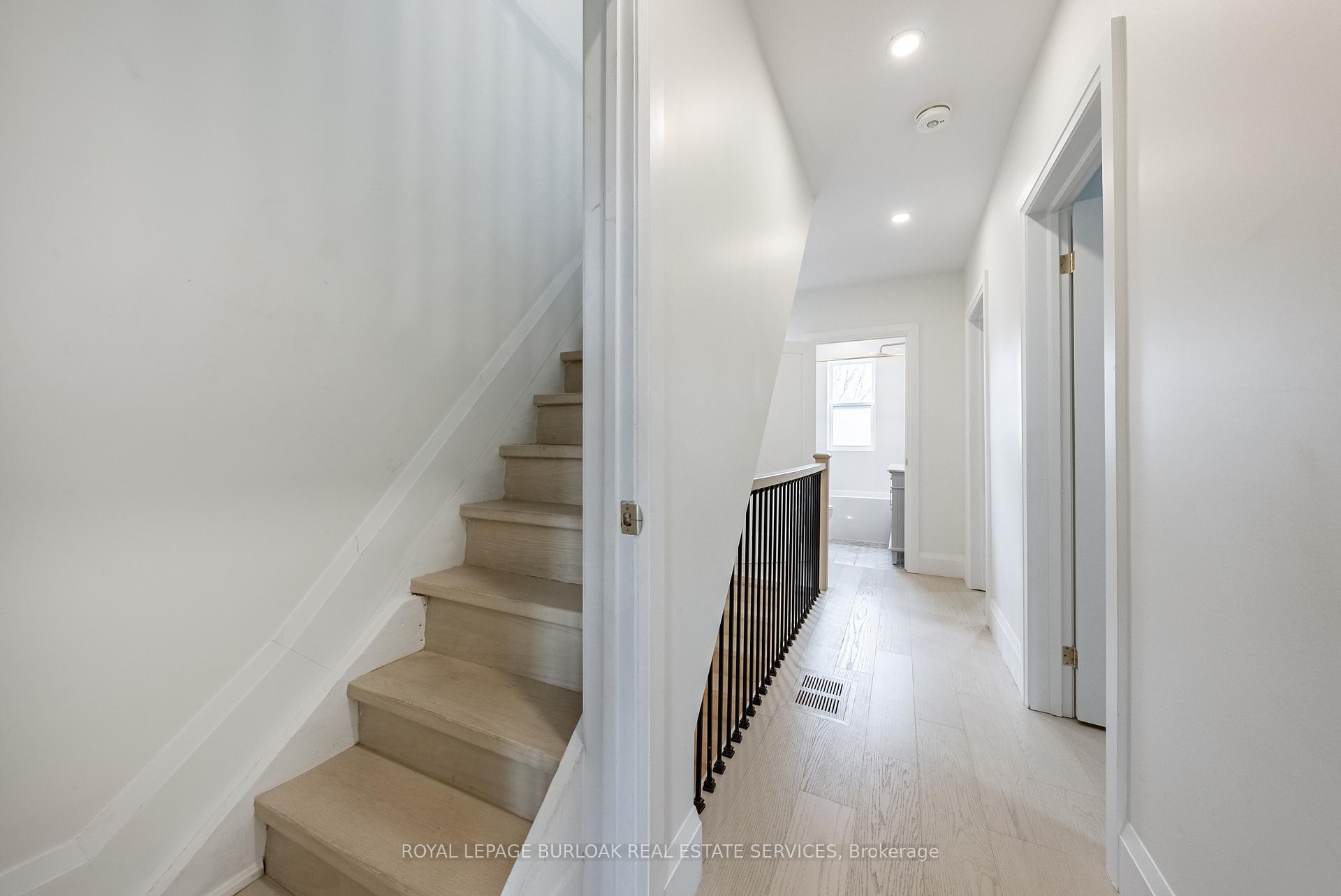 Photo 17 of 302 Dunsmure Road, Hamilton, Crown Point — HOMEH