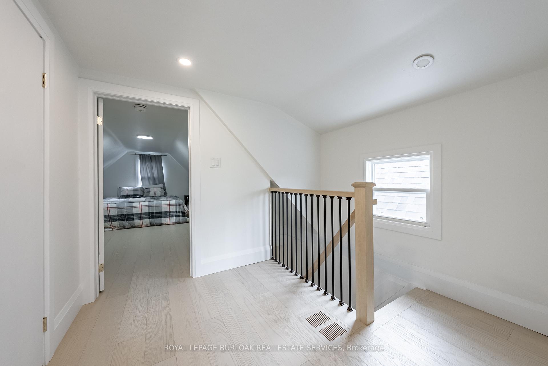 Photo 18 of 302 Dunsmure Road, Hamilton, Crown Point — HOMEH