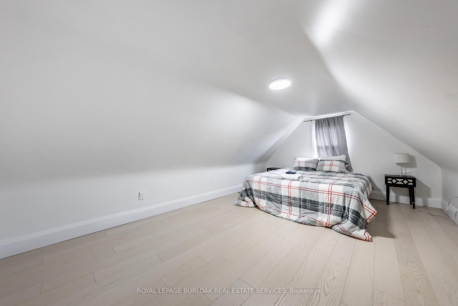 Photo 21 of 302 Dunsmure Road, Hamilton, Crown Point — HOMEH