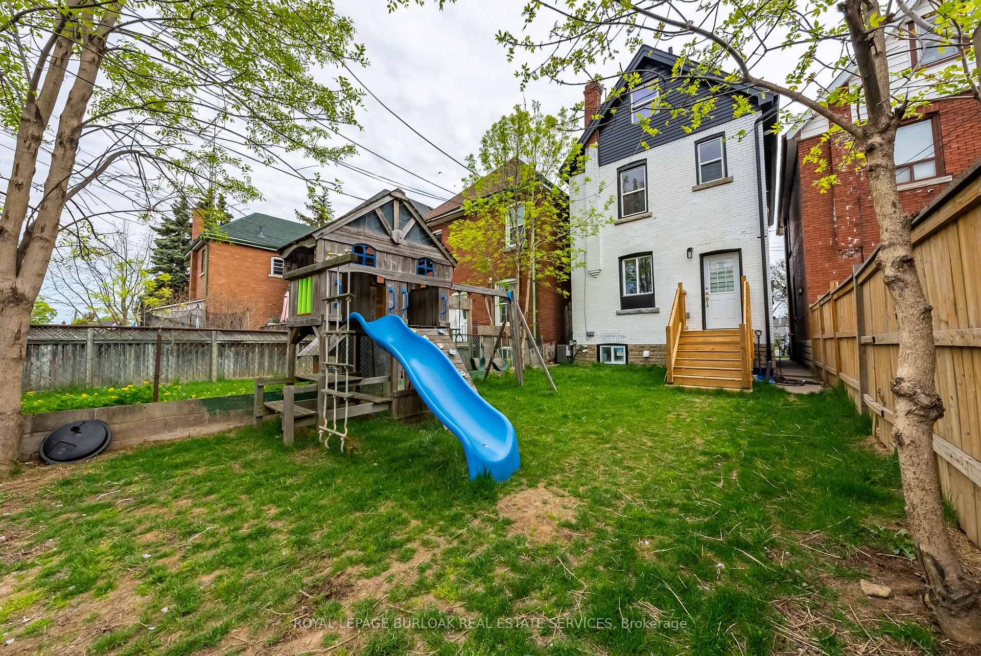 Photo 27 of 302 Dunsmure Road, Hamilton, Crown Point — HOMEH