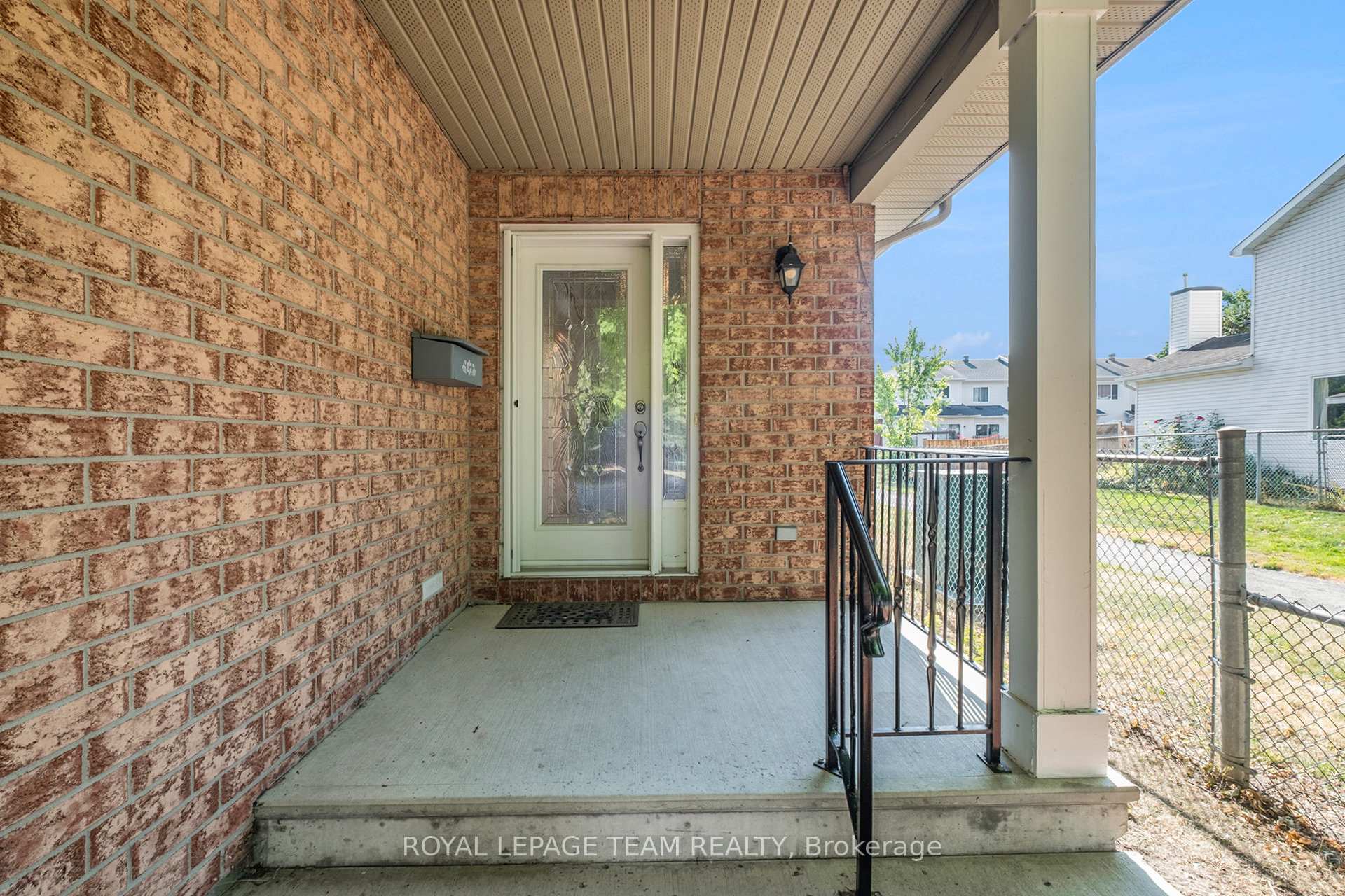 Photo 10 of 239 Markland Crescent, Ottawa, Barrhaven East — HOMEH