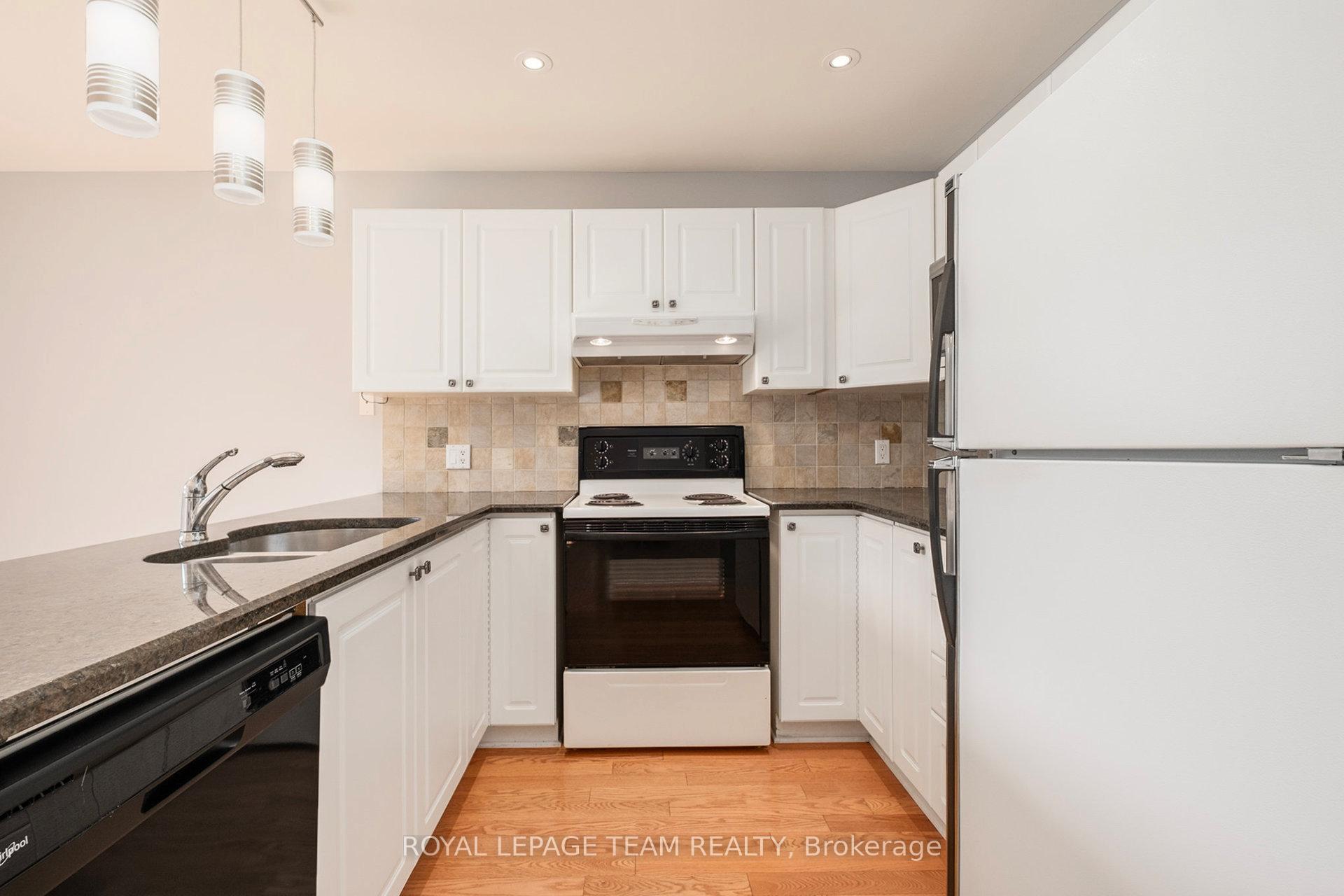 Photo 5 of 239 Markland Crescent, Ottawa, Barrhaven East — HOMEH