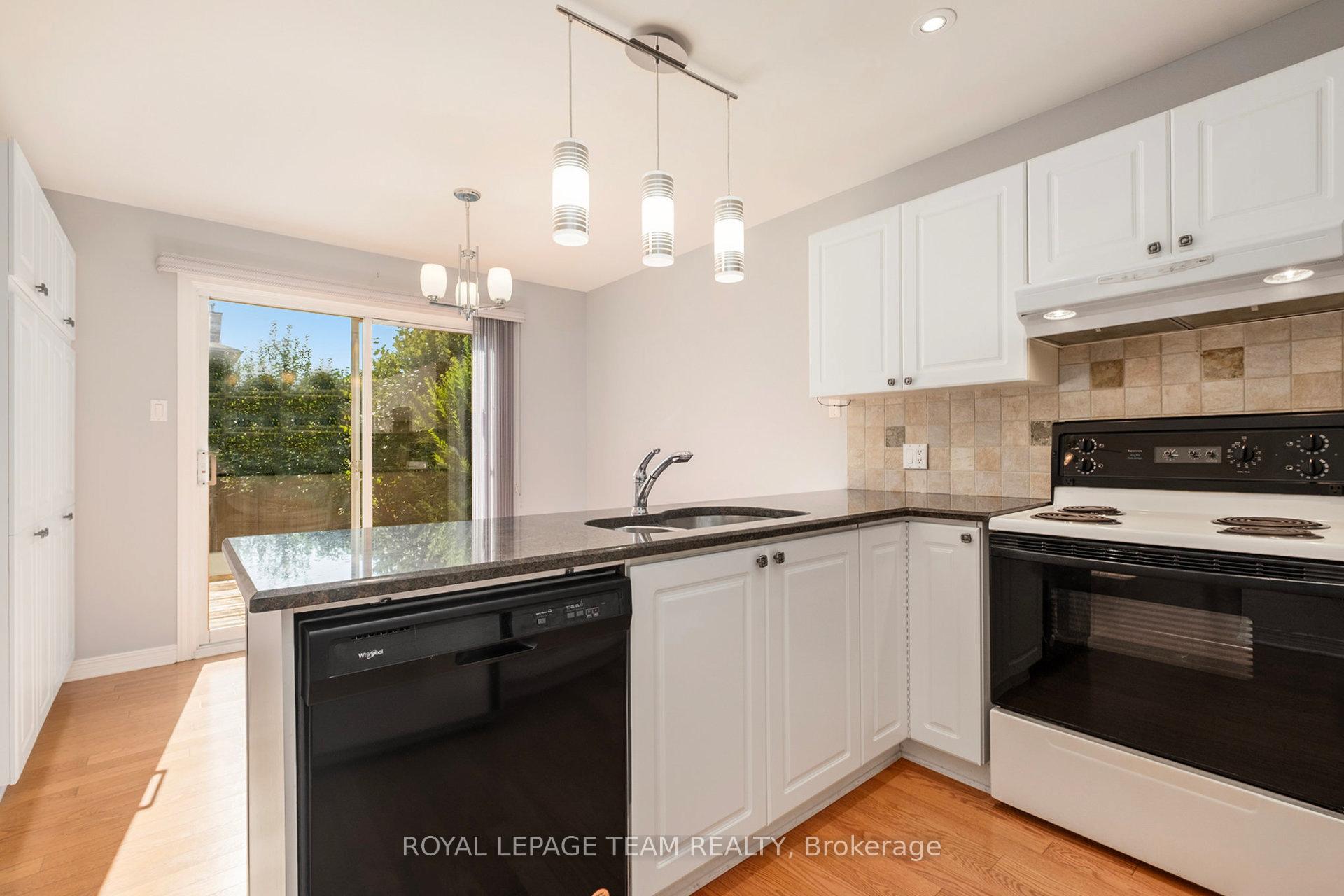 Photo 14 of 239 Markland Crescent, Ottawa, Barrhaven East — HOMEH