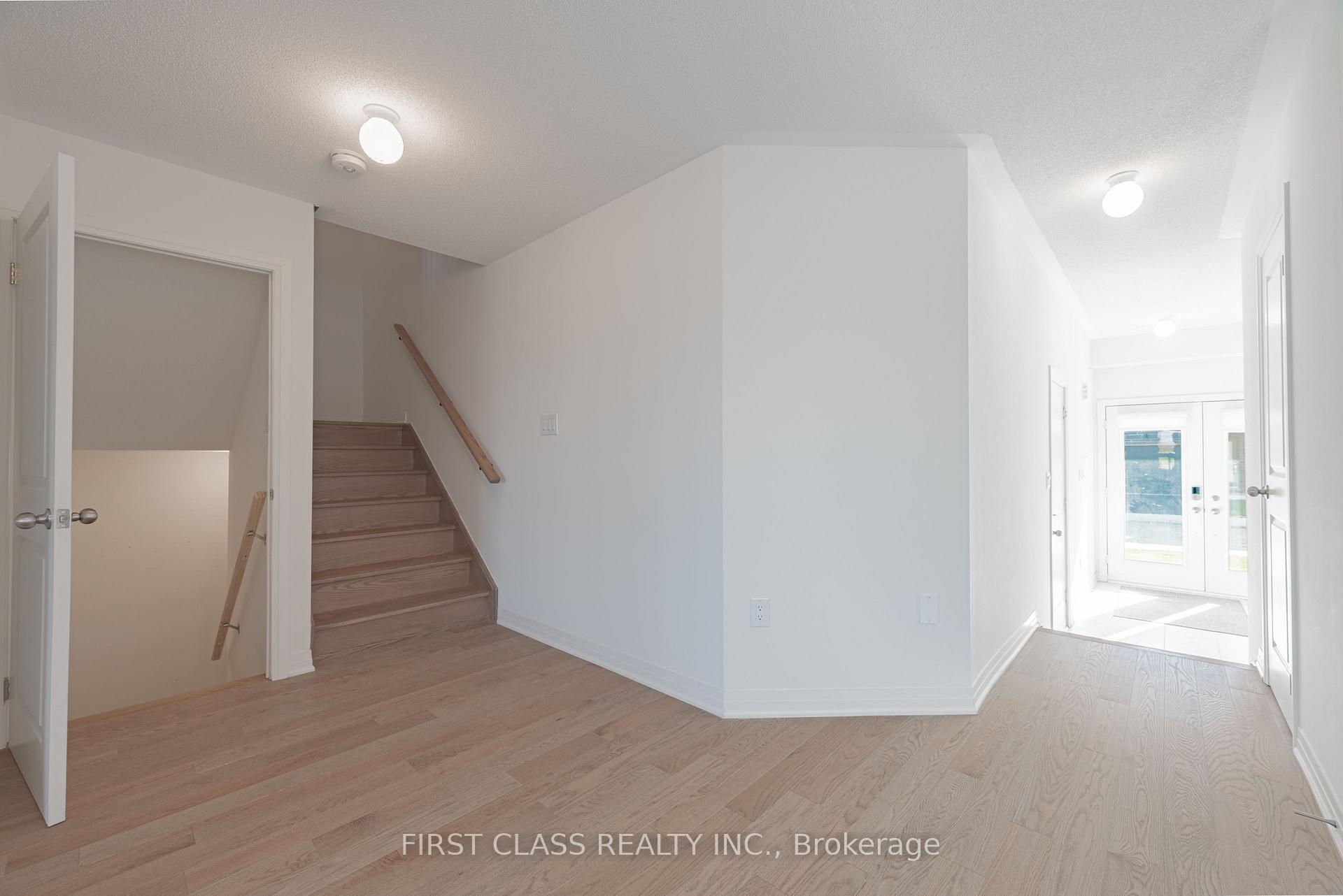 Photo 13 of 124 Sailors Landing E, Clarington, Bowmanville — HOMEH