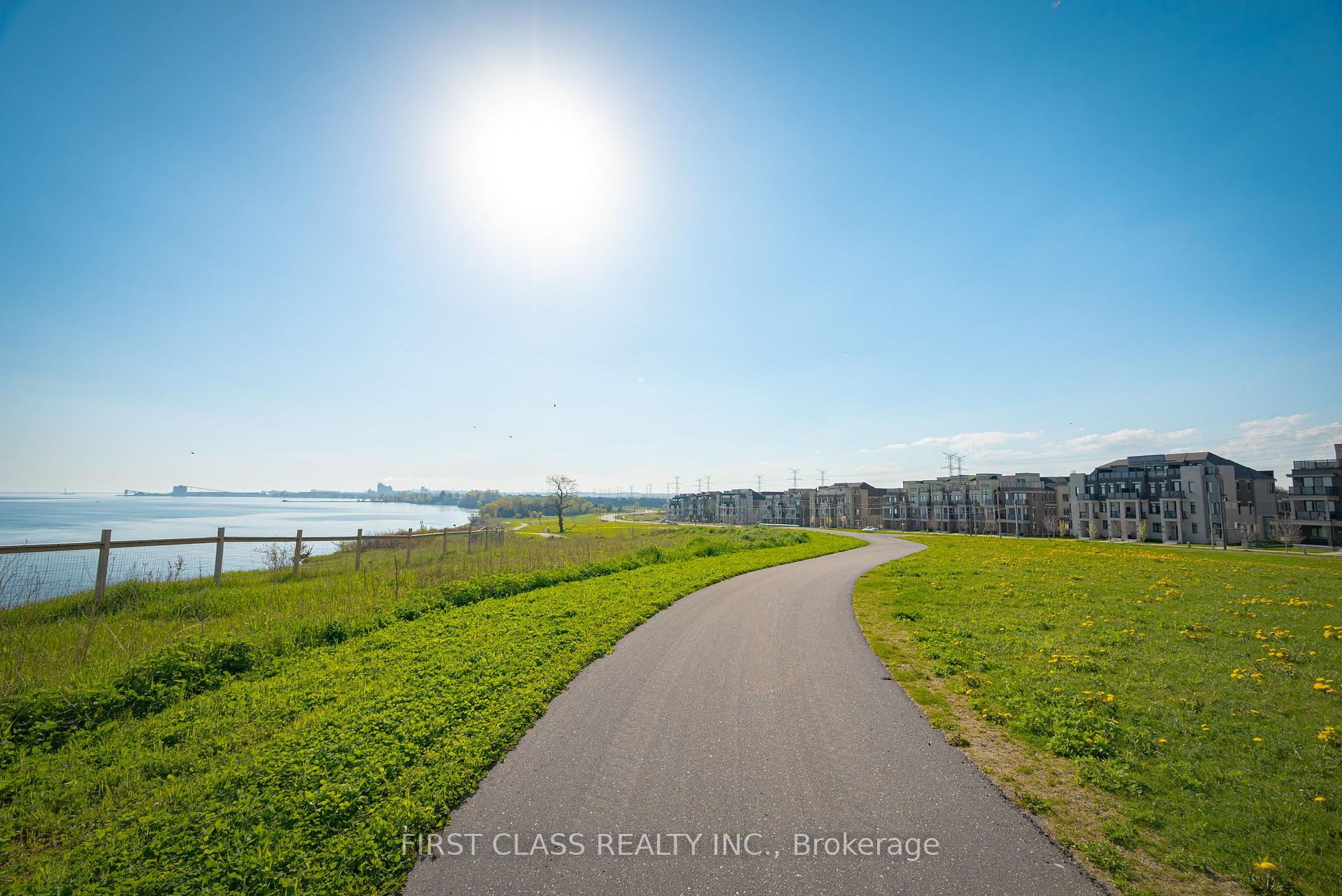 Photo 29 of 124 Sailors Landing E, Clarington, Bowmanville — HOMEH