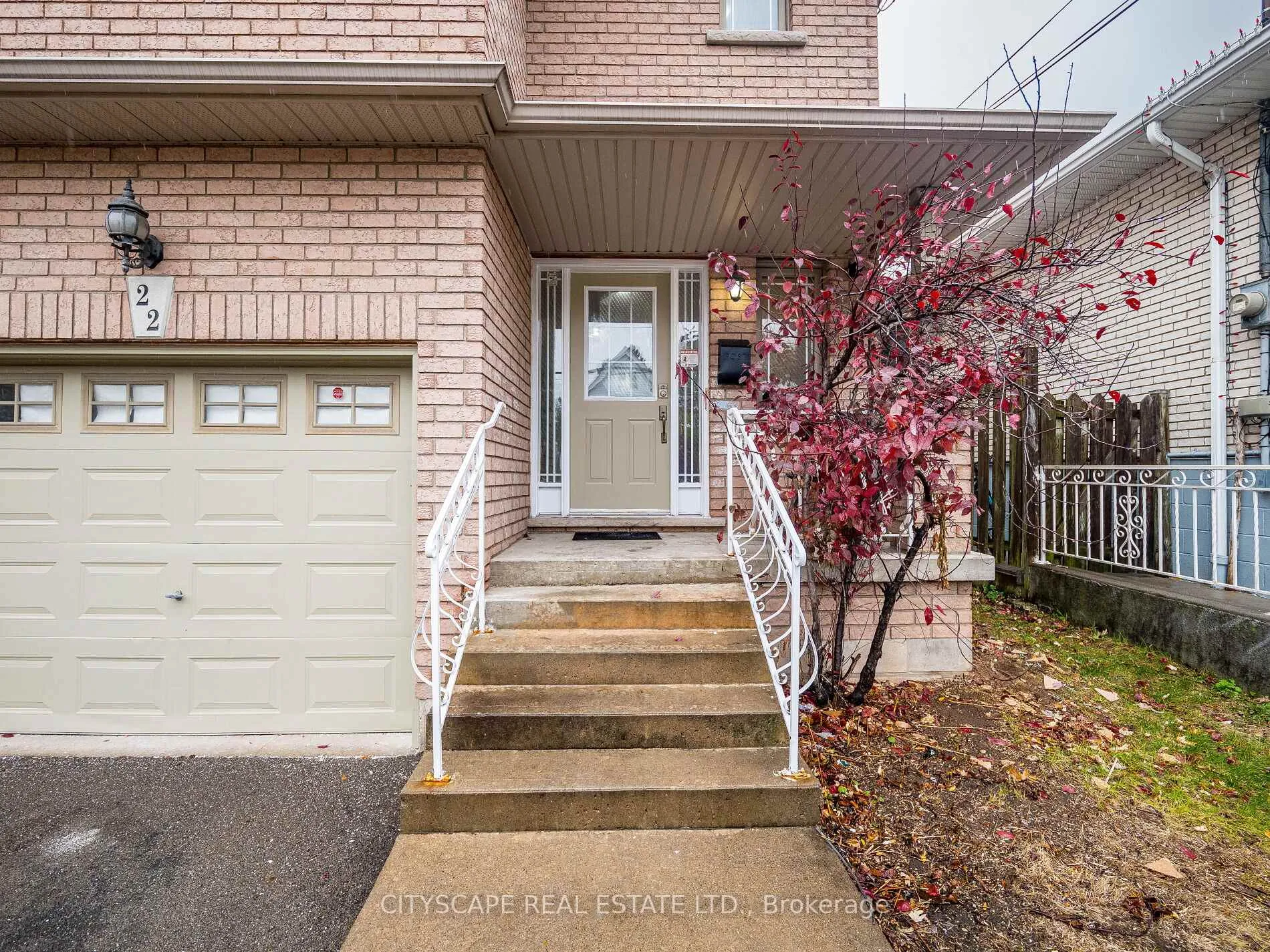 Photo 2 of 22 Jones Street, Hamilton, Strathcona — HOMEH