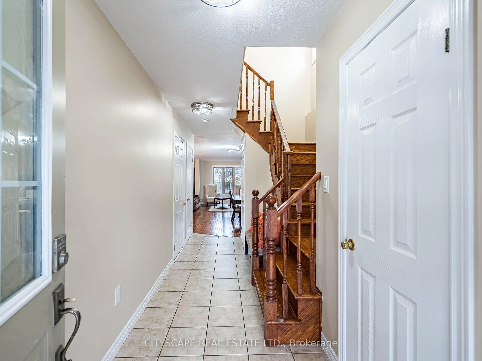 Photo 4 of 22 Jones Street, Hamilton, Strathcona — HOMEH