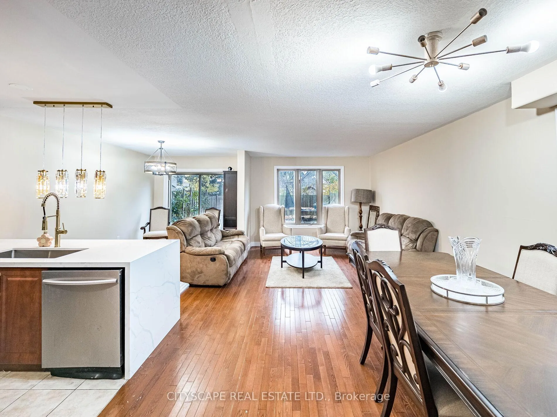 Photo 8 of 22 Jones Street, Hamilton, Strathcona — HOMEH