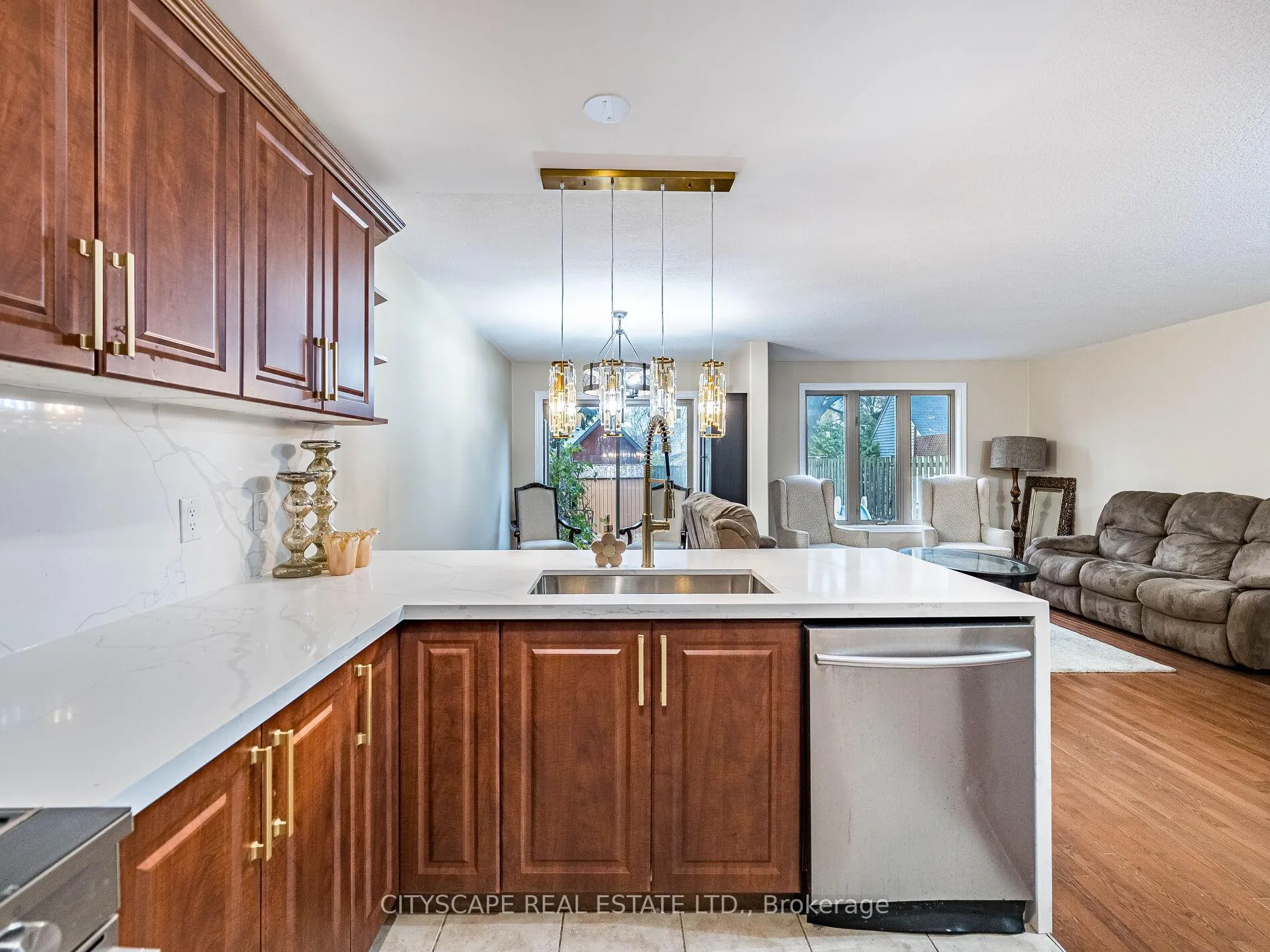 Photo 14 of 22 Jones Street, Hamilton, Strathcona — HOMEH