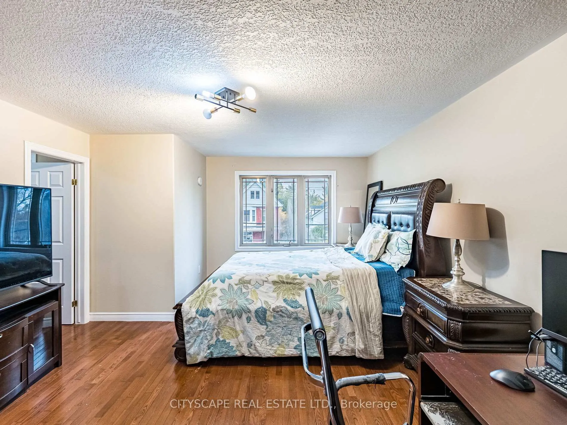 Photo 18 of 22 Jones Street, Hamilton, Strathcona — HOMEH