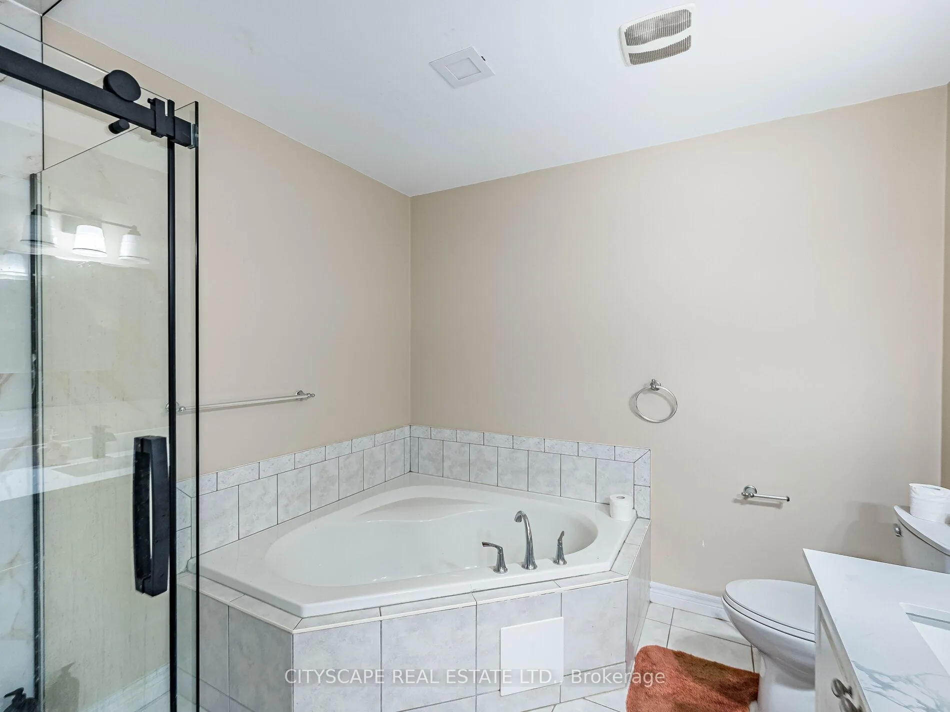 Photo 20 of 22 Jones Street, Hamilton, Strathcona — HOMEH