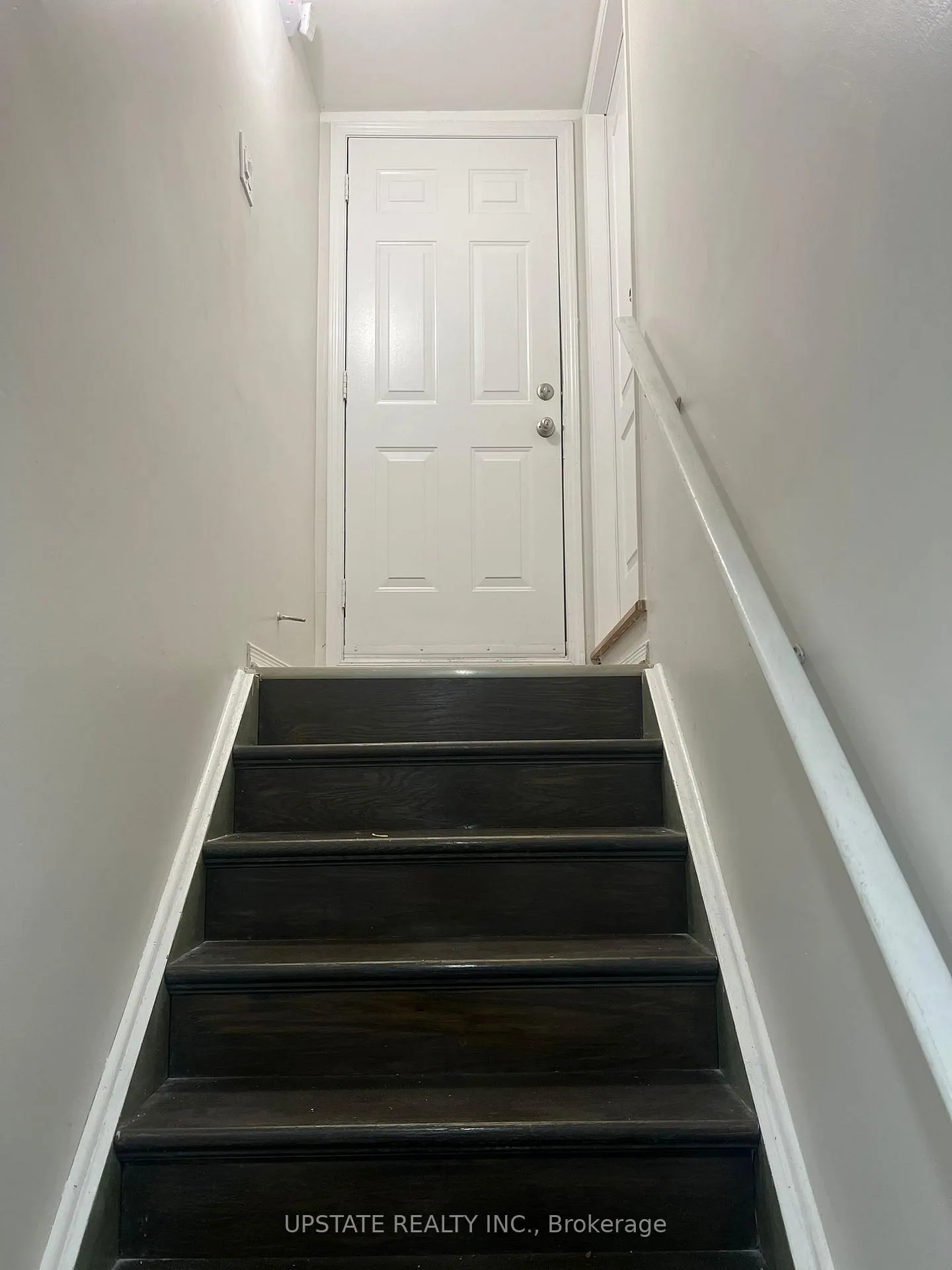 Photo 2 of Unit Basement, 35 Cobblehill Crescent, Brampton, Bram East — HOMEH
