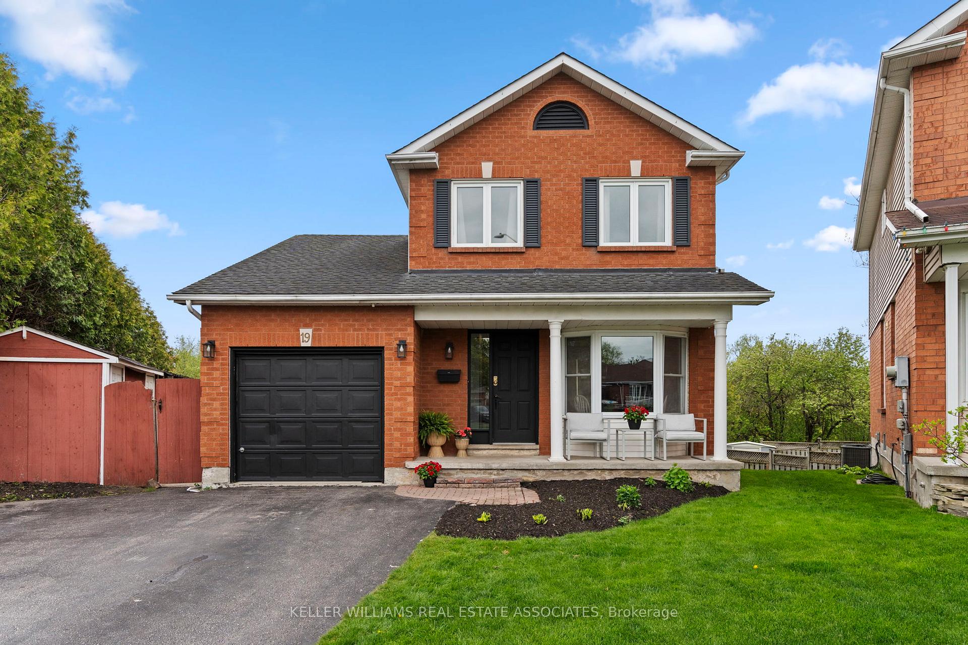 Photo 1 of 19 Soper Court, Clarington, Bowmanville — HOMEH