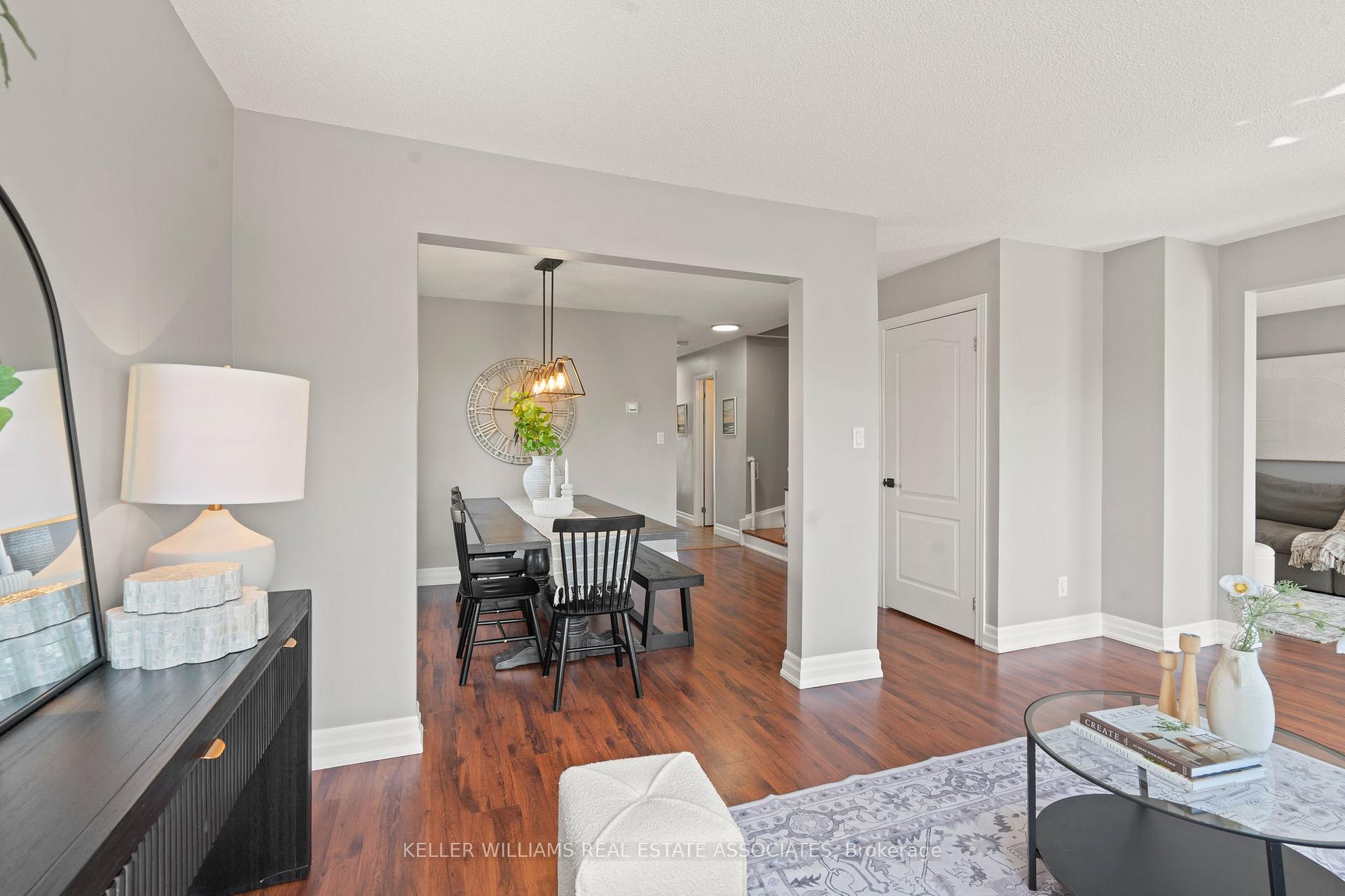 Photo 5 of 19 Soper Court, Clarington, Bowmanville — HOMEH