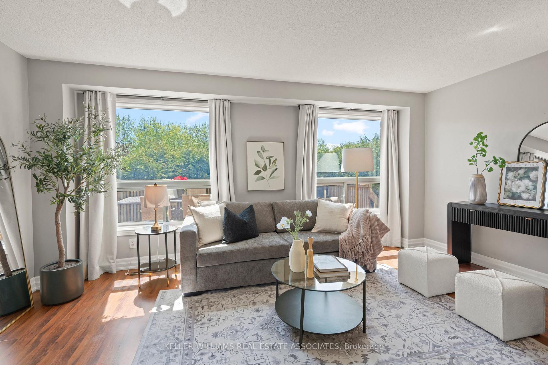 Photo 6 of 19 Soper Court, Clarington, Bowmanville — HOMEH