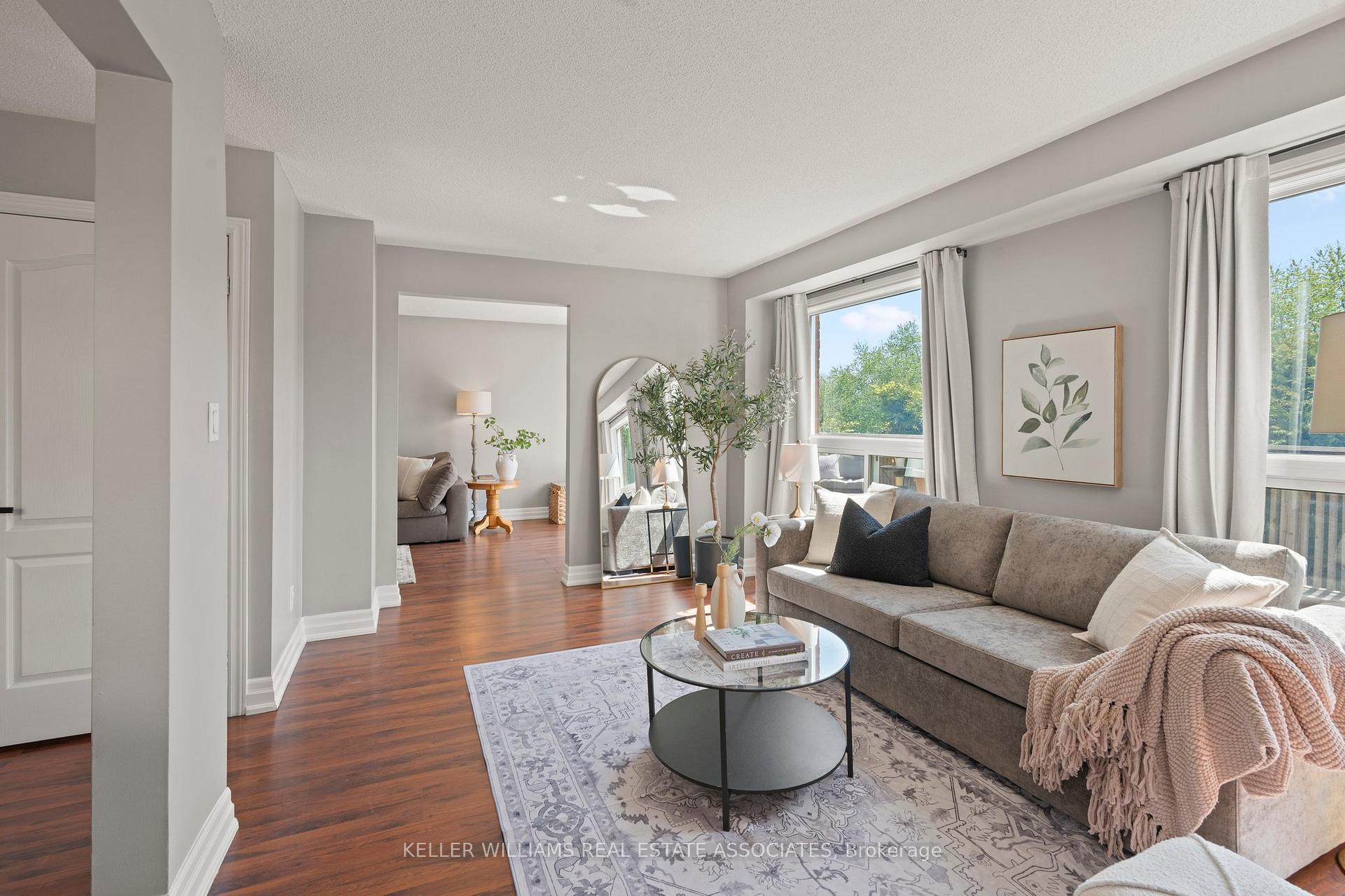 Photo 8 of 19 Soper Court, Clarington, Bowmanville — HOMEH