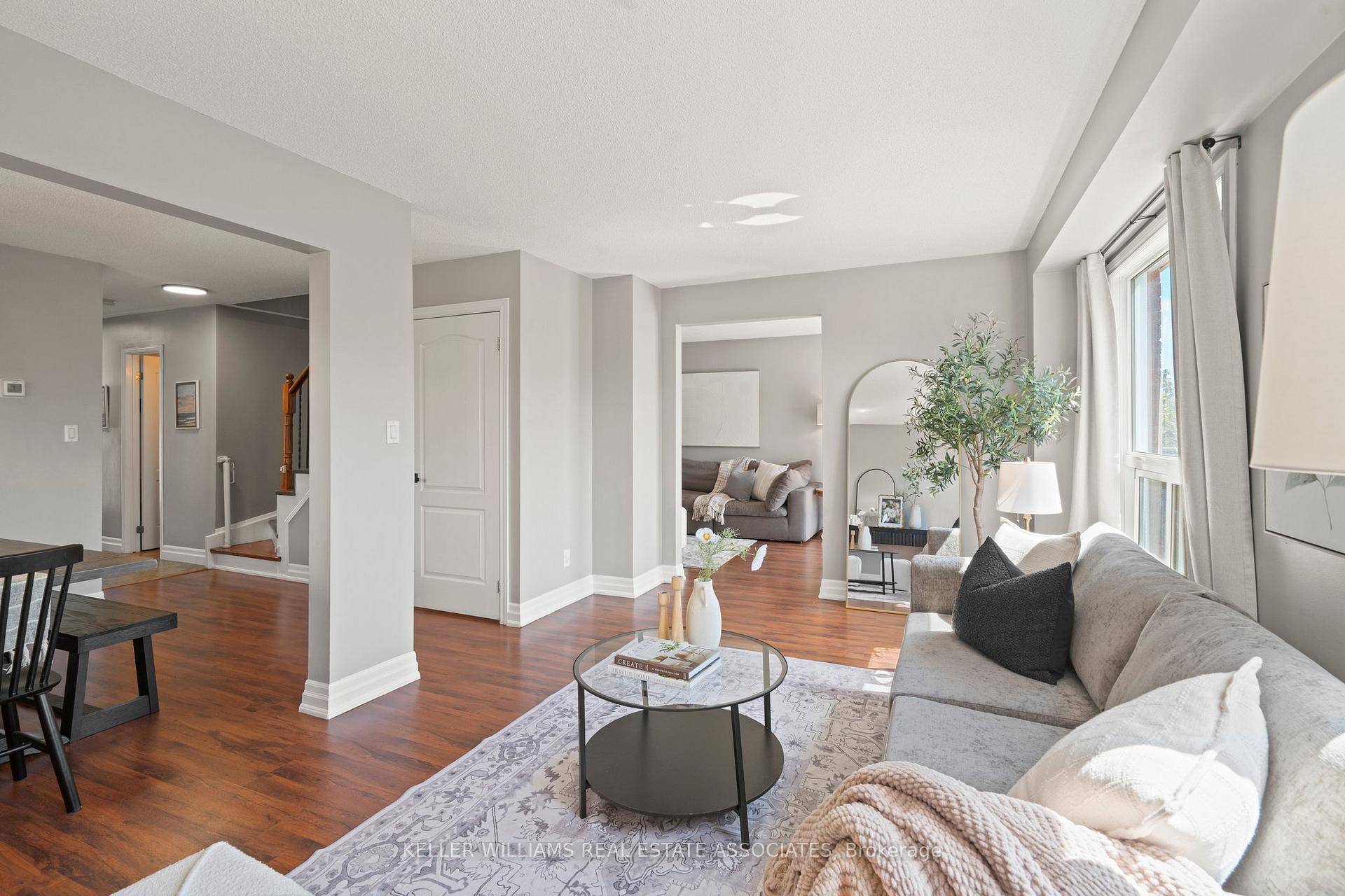 Photo 10 of 19 Soper Court, Clarington, Bowmanville — HOMEH
