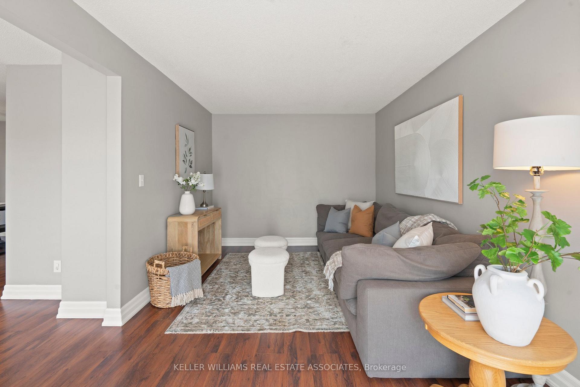Photo 12 of 19 Soper Court, Clarington, Bowmanville — HOMEH