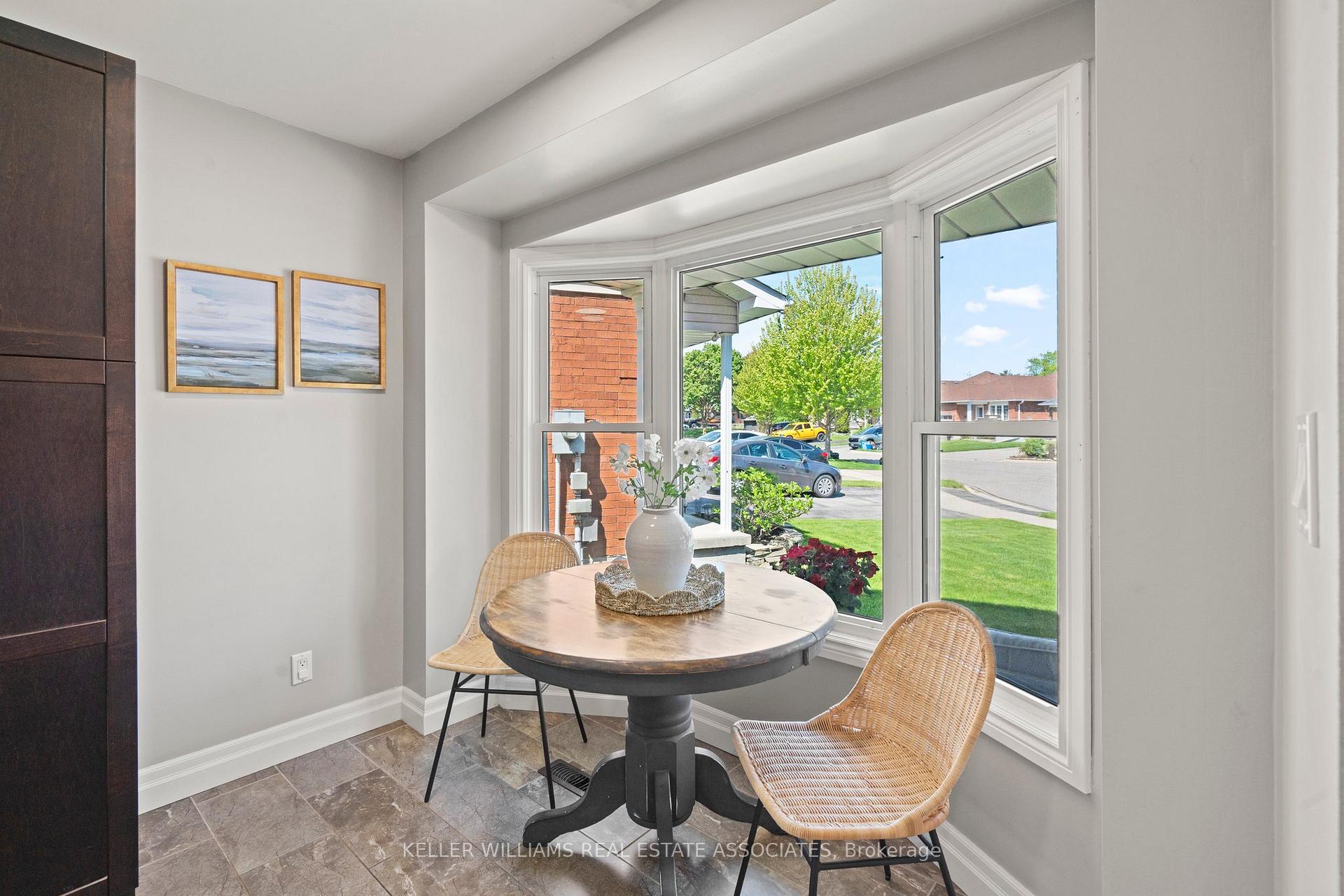 Photo 15 of 19 Soper Court, Clarington, Bowmanville — HOMEH