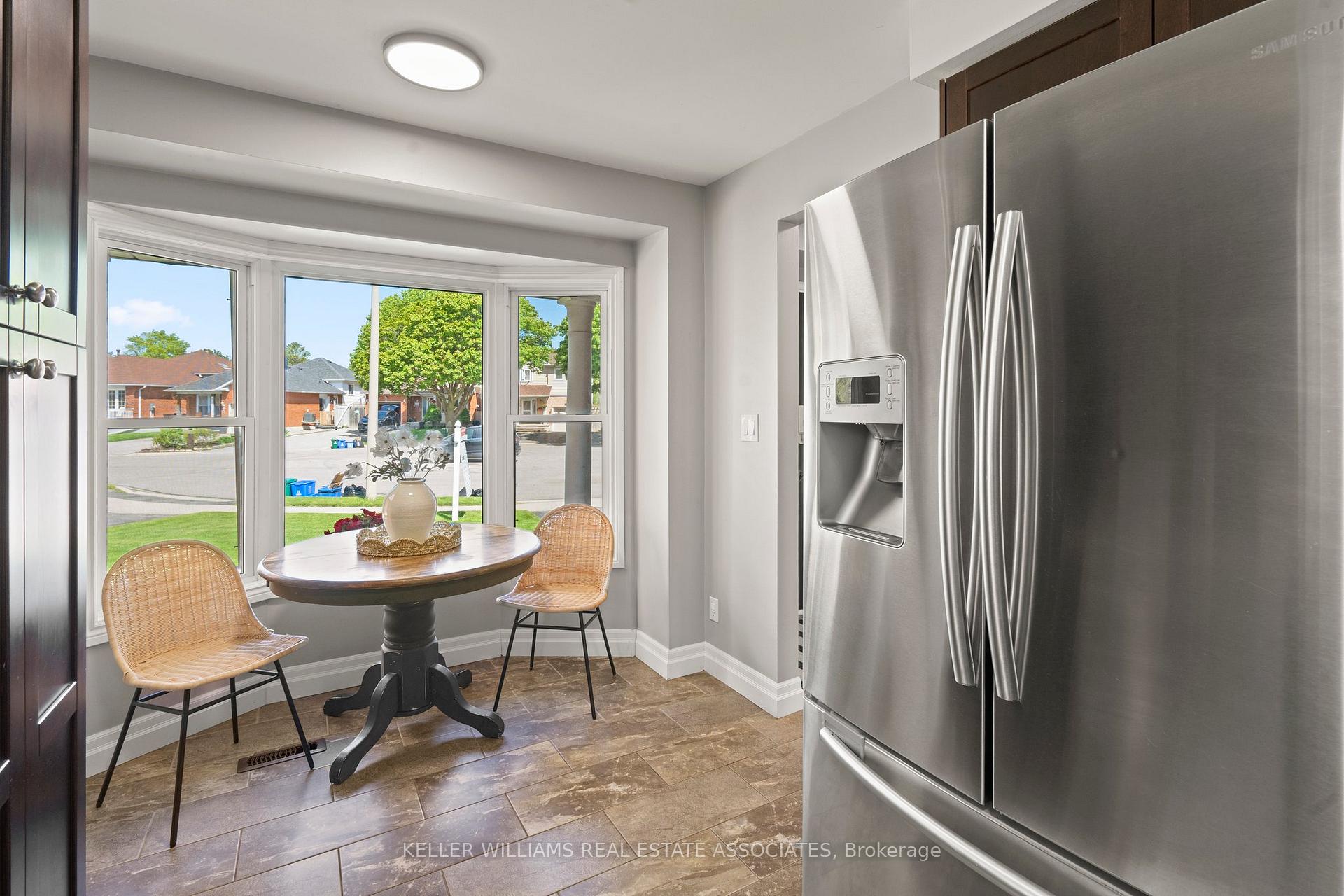 Photo 17 of 19 Soper Court, Clarington, Bowmanville — HOMEH