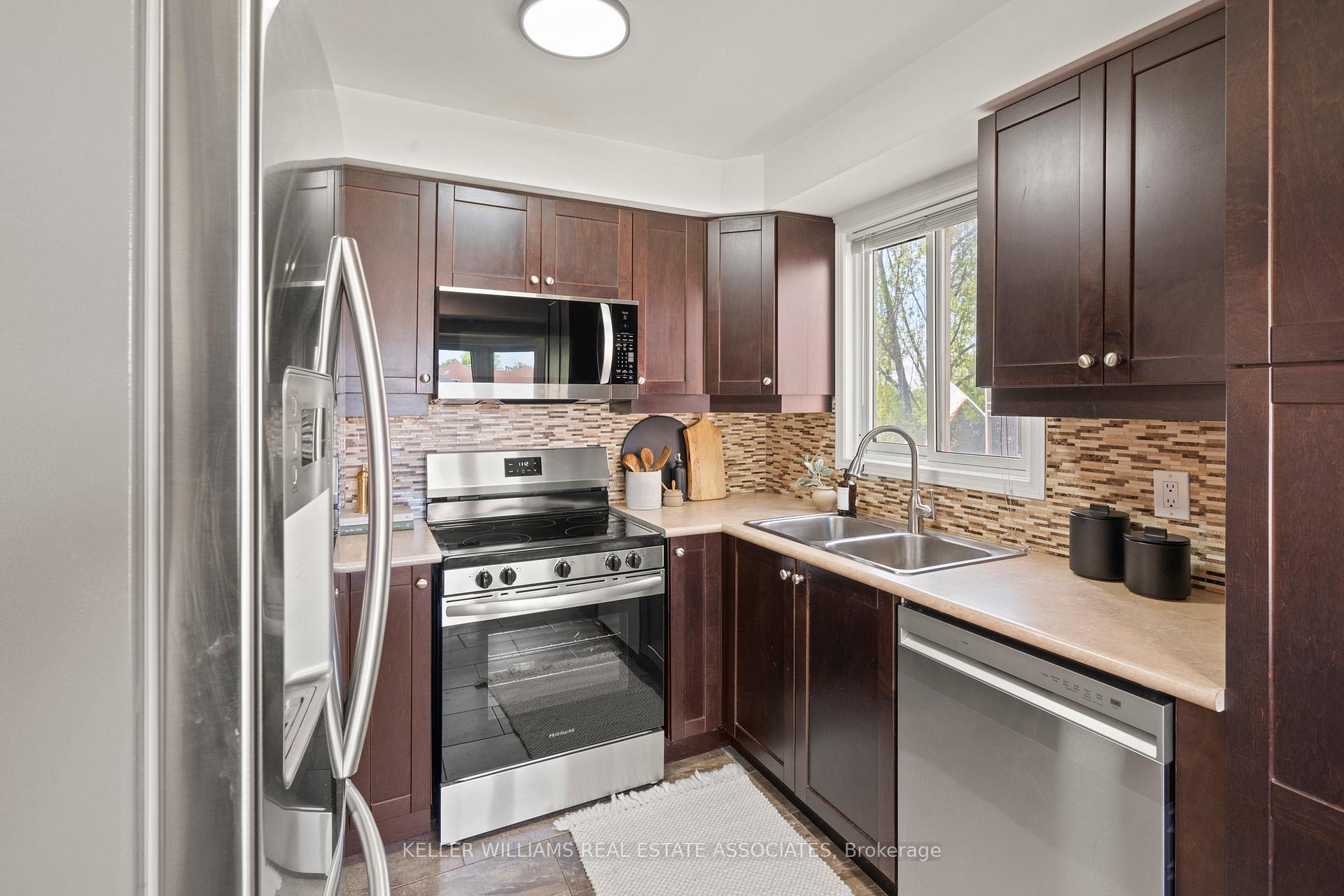 Photo 19 of 19 Soper Court, Clarington, Bowmanville — HOMEH
