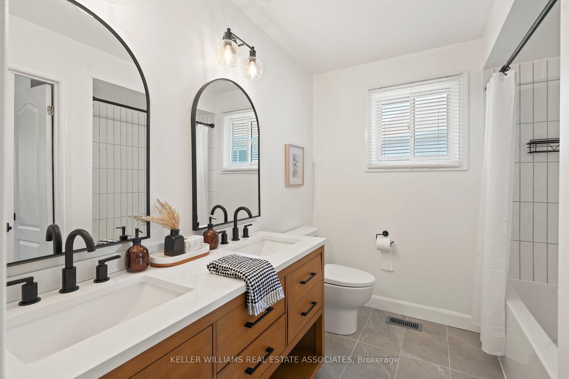 Photo 25 of 19 Soper Court, Clarington, Bowmanville — HOMEH