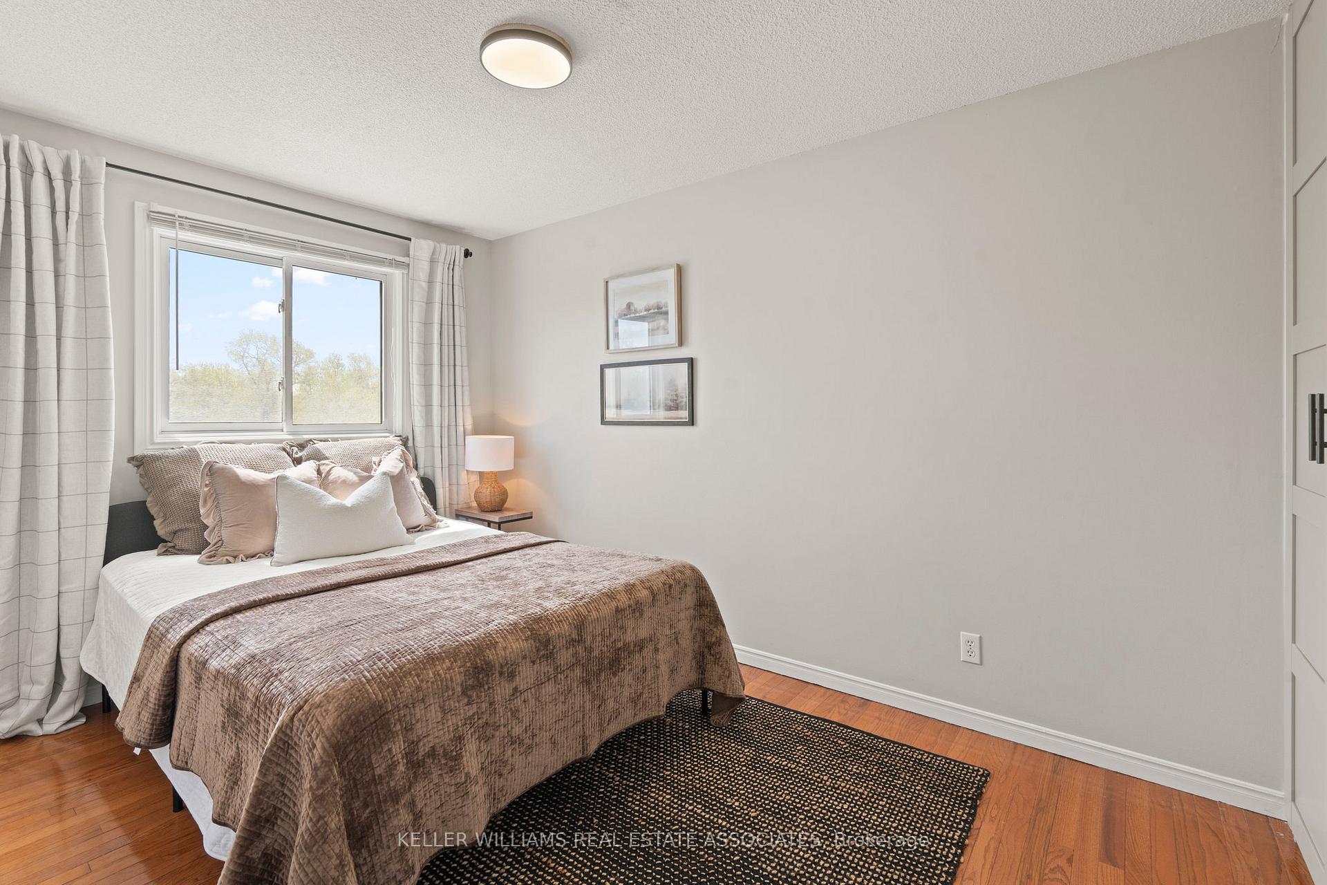 Photo 28 of 19 Soper Court, Clarington, Bowmanville — HOMEH