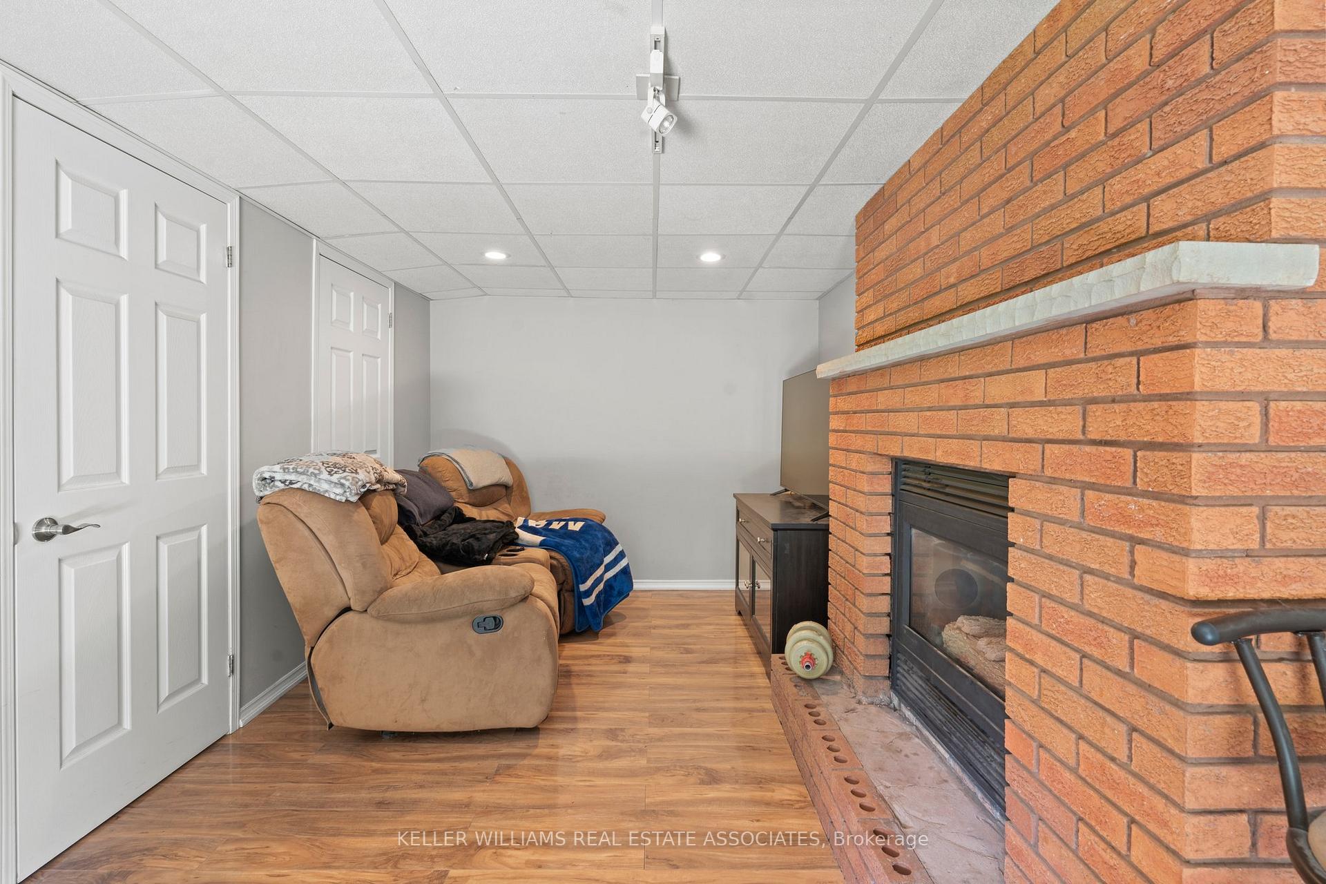 Photo 36 of 19 Soper Court, Clarington, Bowmanville — HOMEH