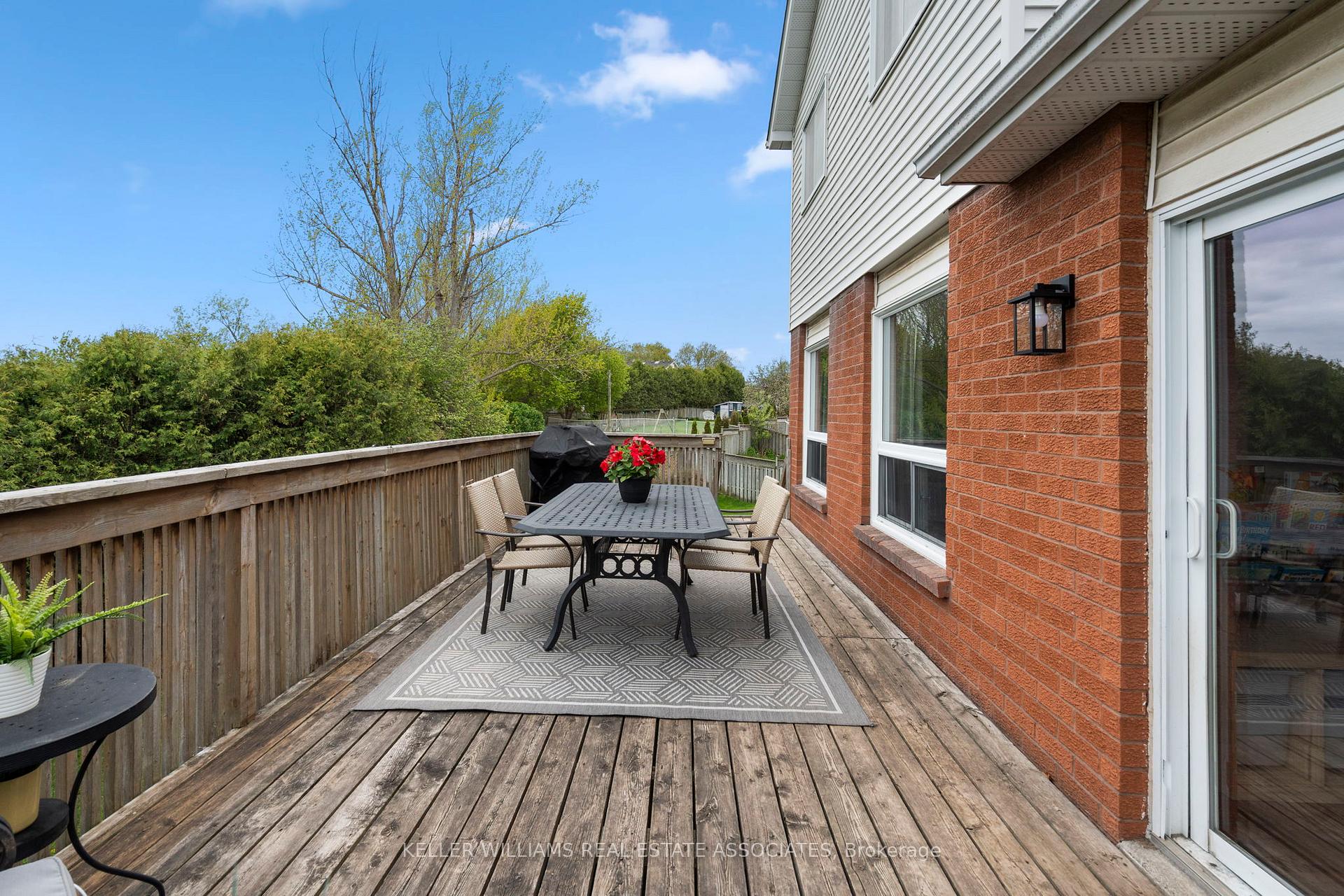 Photo 42 of 19 Soper Court, Clarington, Bowmanville — HOMEH
