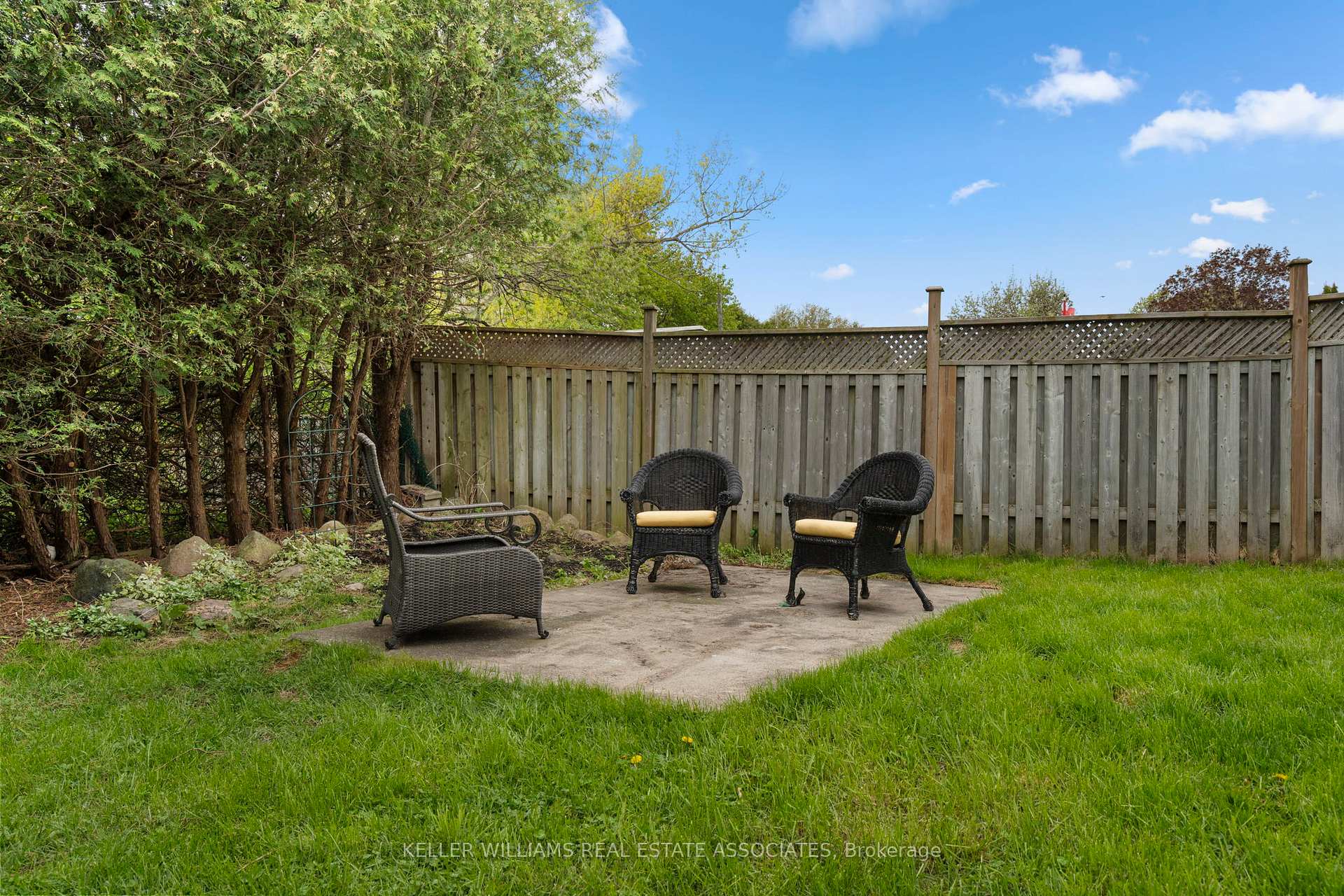 Photo 44 of 19 Soper Court, Clarington, Bowmanville — HOMEH