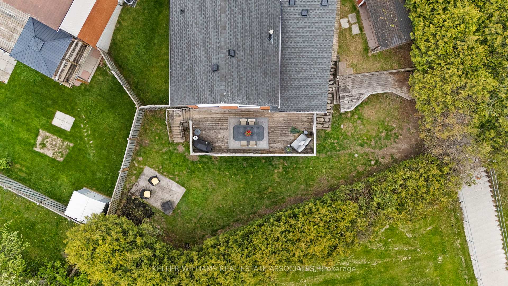 Photo 45 of 19 Soper Court, Clarington, Bowmanville — HOMEH