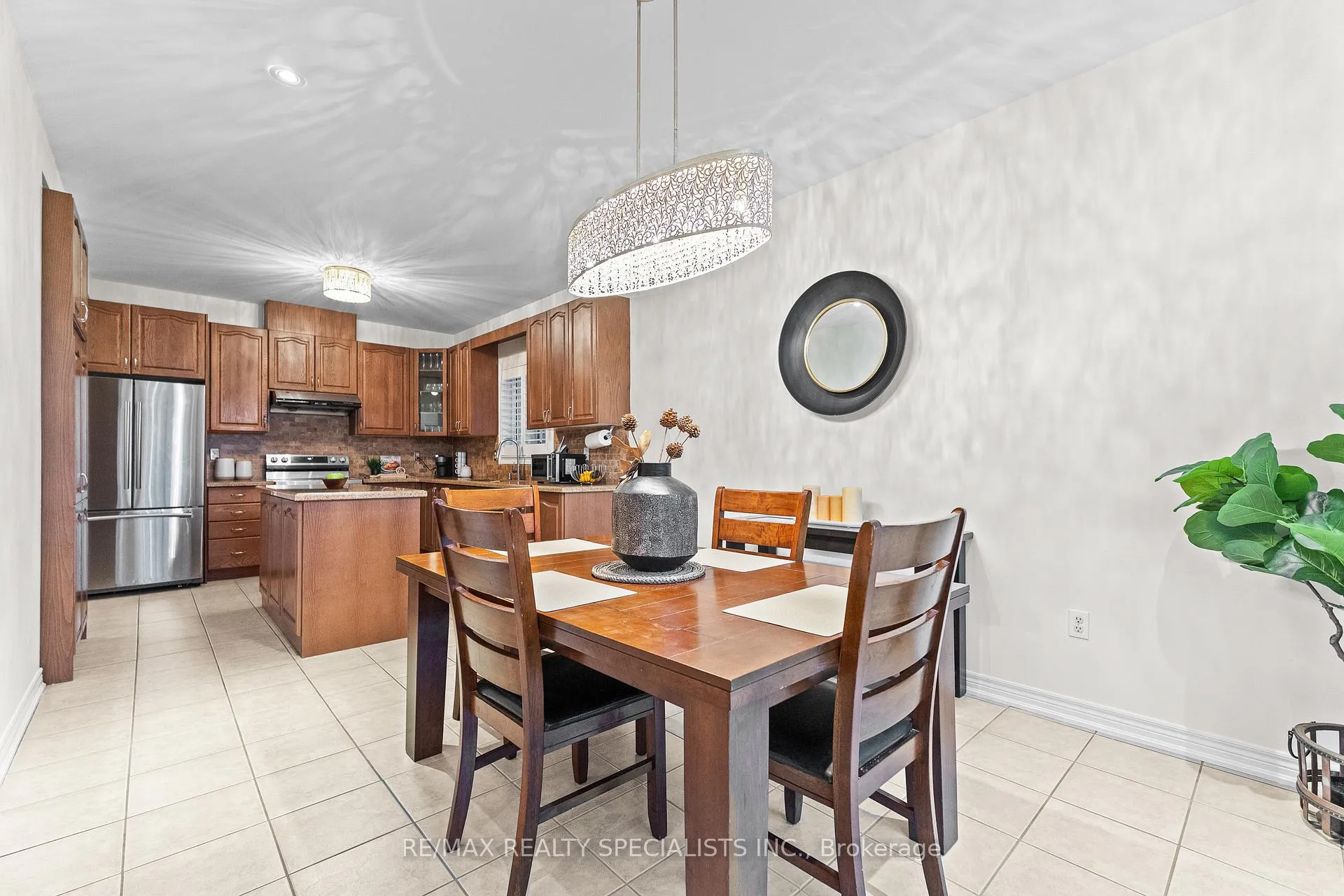 Photo 12 of 6 Niceview Drive, Brampton, Sandringham-Wellington — HOMEH