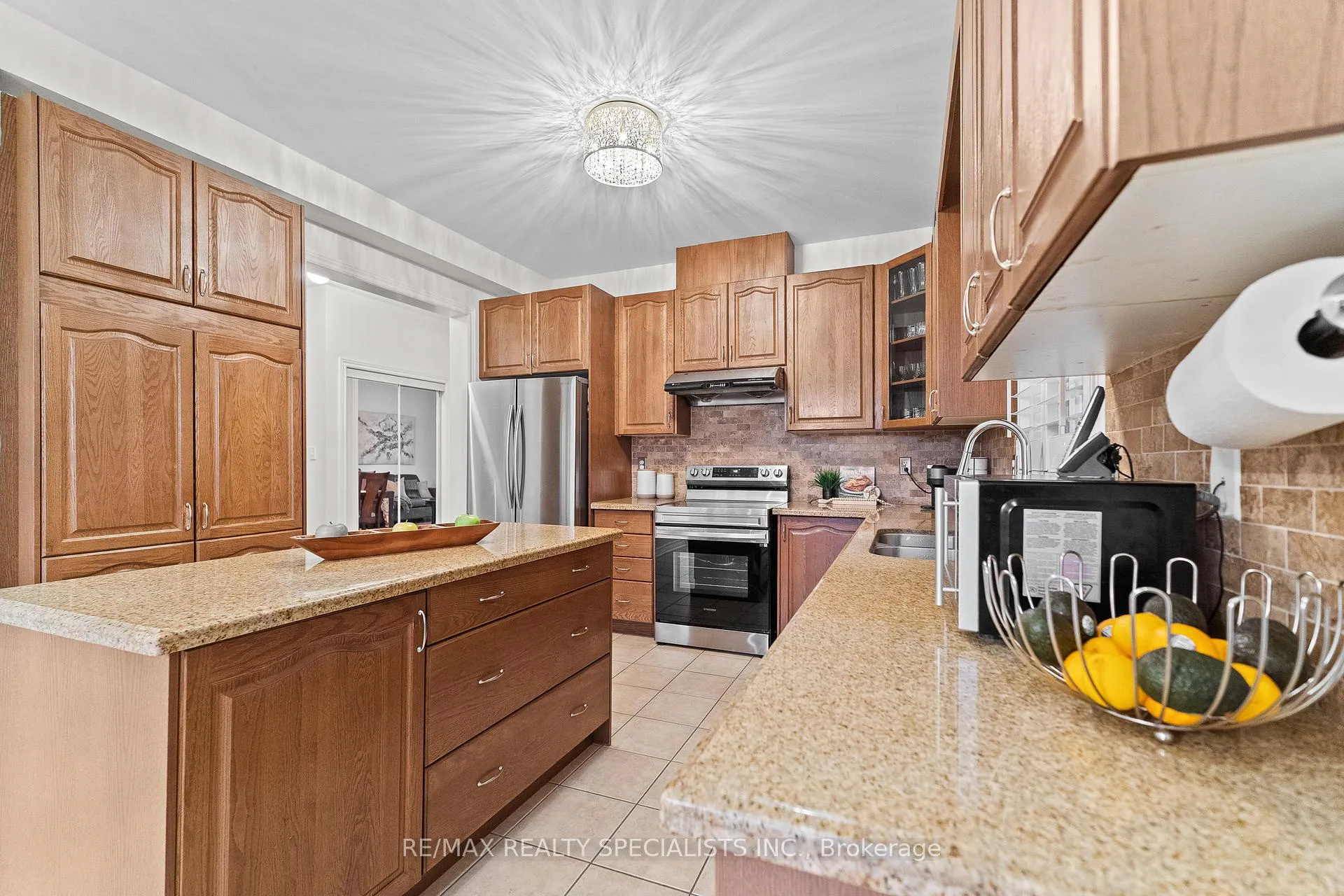 Photo 14 of 6 Niceview Drive, Brampton, Sandringham-Wellington — HOMEH