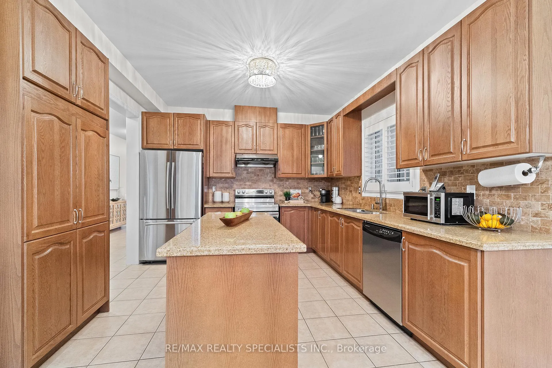 Photo 15 of 6 Niceview Drive, Brampton, Sandringham-Wellington — HOMEH